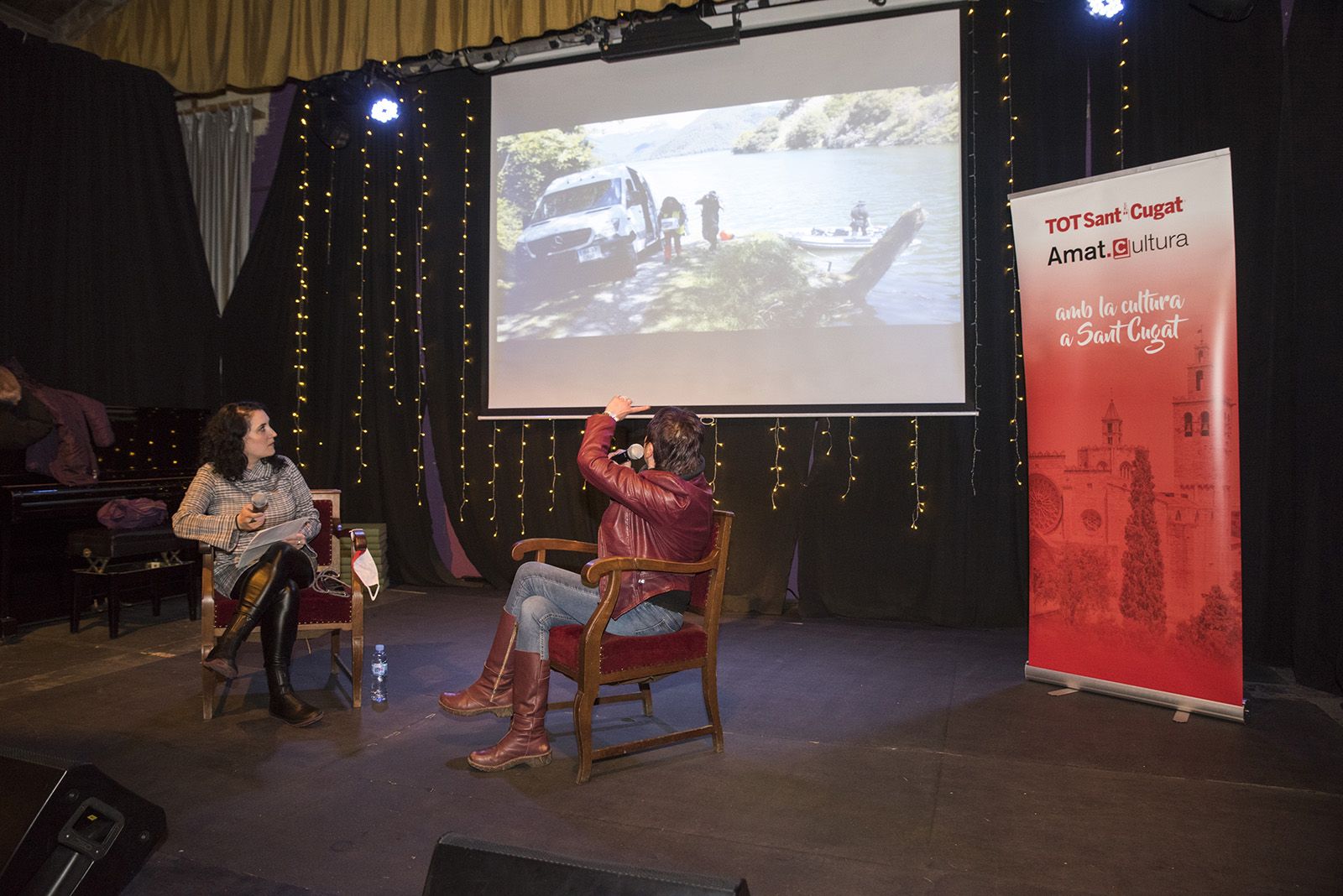 Presentació del llibre "El pantà maleït" i "Orillas del pantano" de Tura Soler. Foto: Bernat Millet.