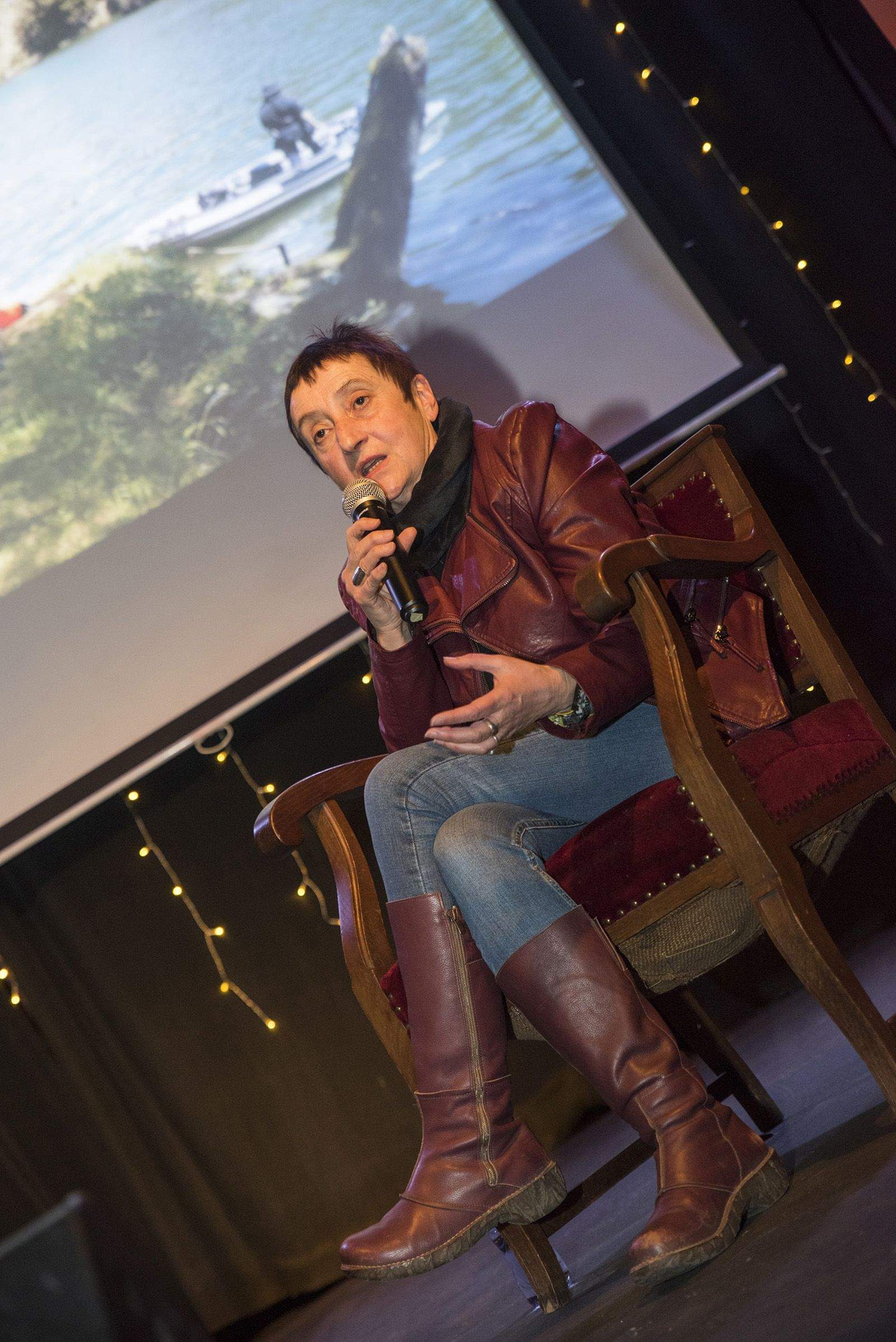 Presentació del llibre "El pantà maleït" i "Orillas del pantano" de Tura Soler. Foto: Bernat Millet.