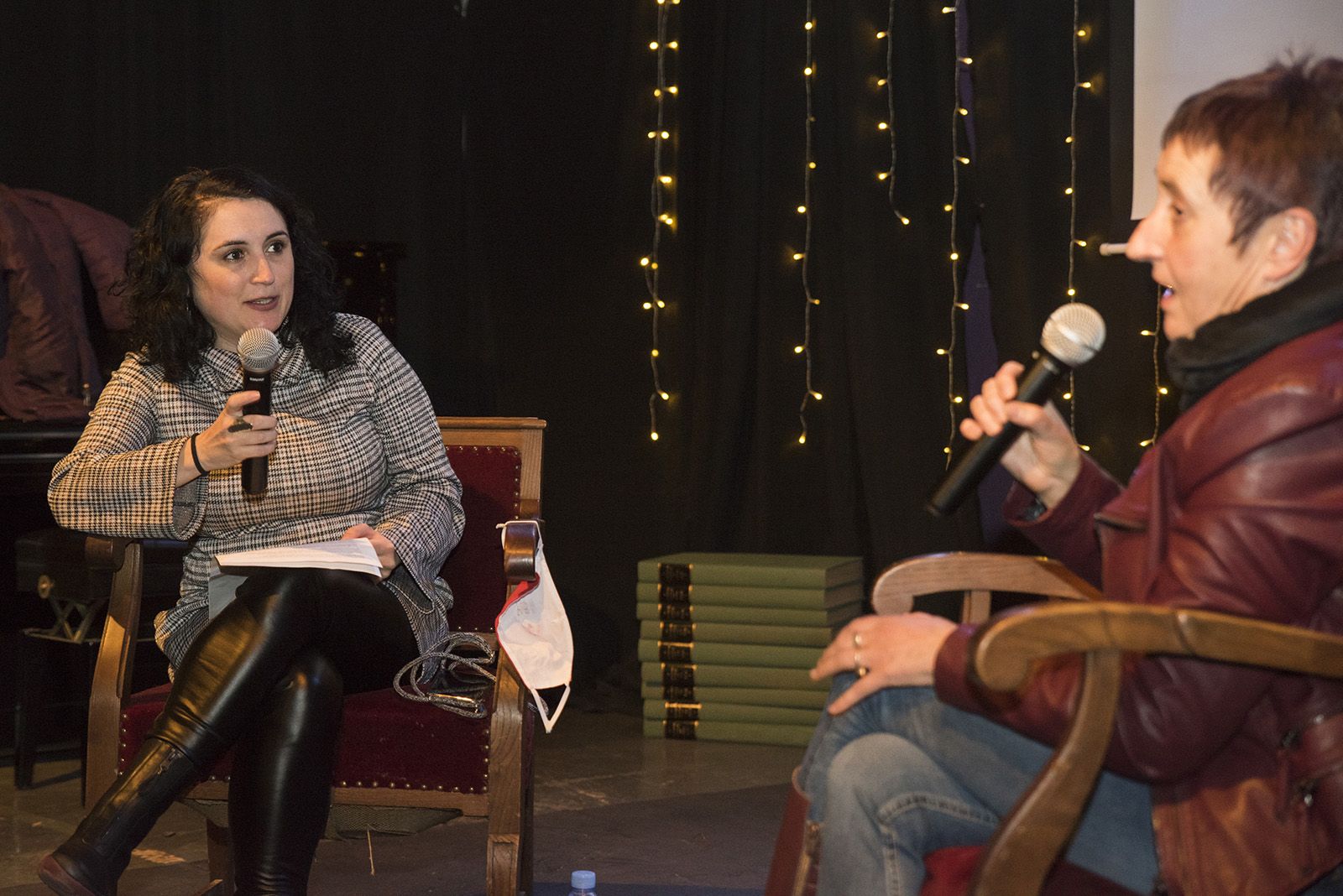 Presentació del llibre "El pantà maleït" i "Orillas del pantano" de Tura Soler. Foto: Bernat Millet.