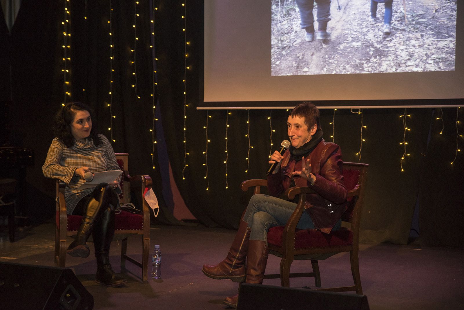 Presentació del llibre "El pantà maleït" i "Orillas del pantano" de Tura Soler. Foto: Bernat Millet.