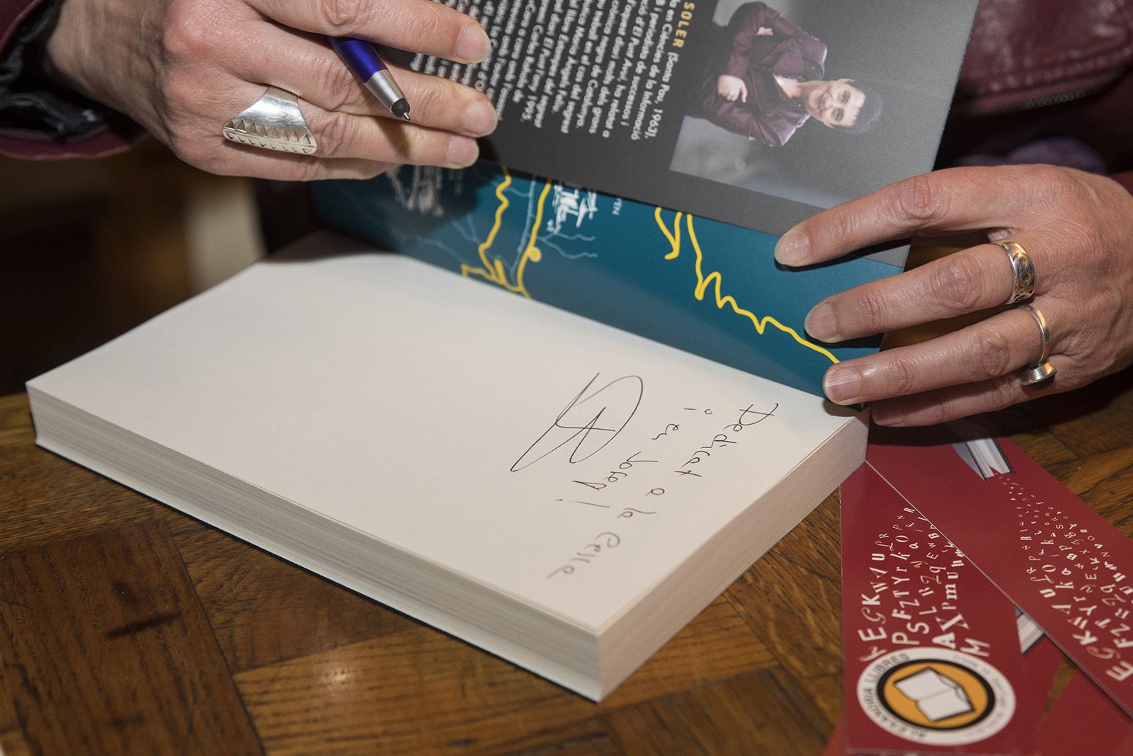 Presentació del llibre "El pantà maleït" i "Orillas del pantano" de Tura Soler. Foto: Bernat Millet.