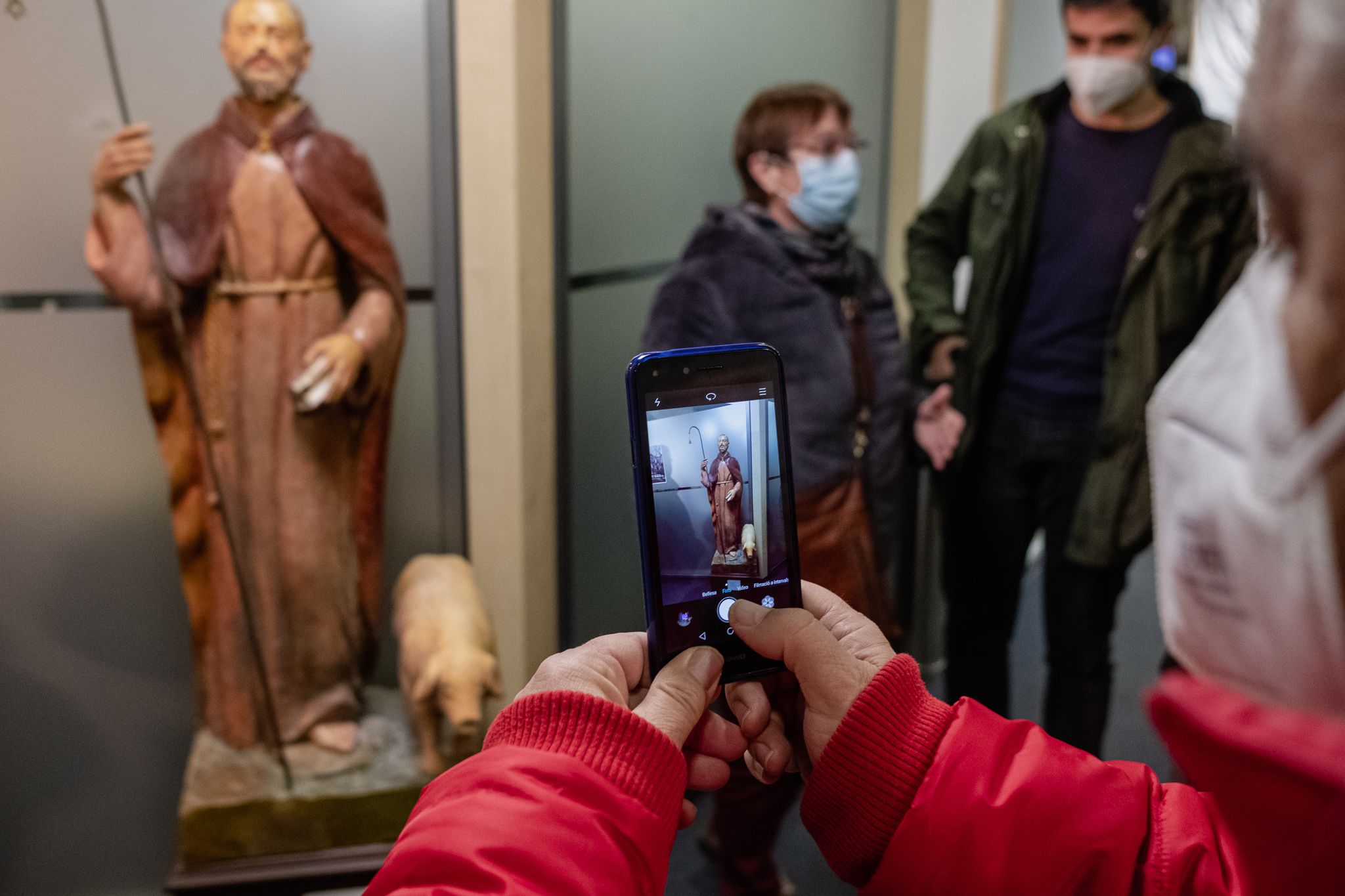 Presentació de la figura restaurada de Sant Antoni. FOTO: Ale Gómez