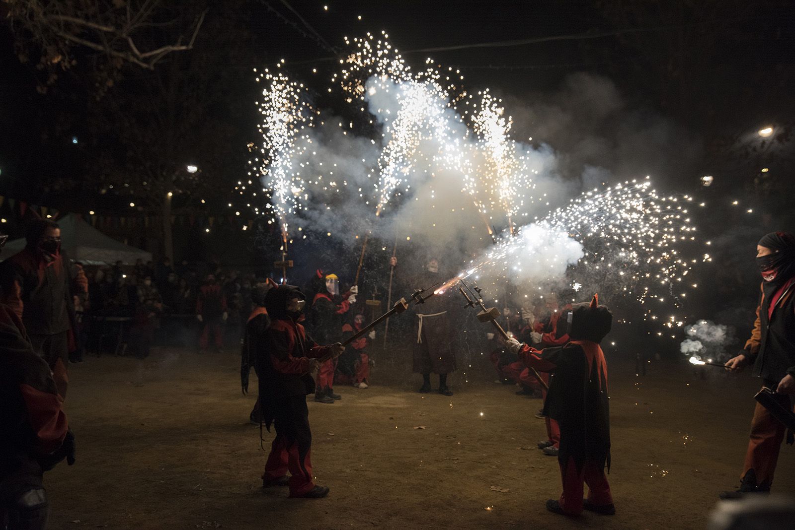 Encesa dels foguerons. Foto: Bernat Millet.