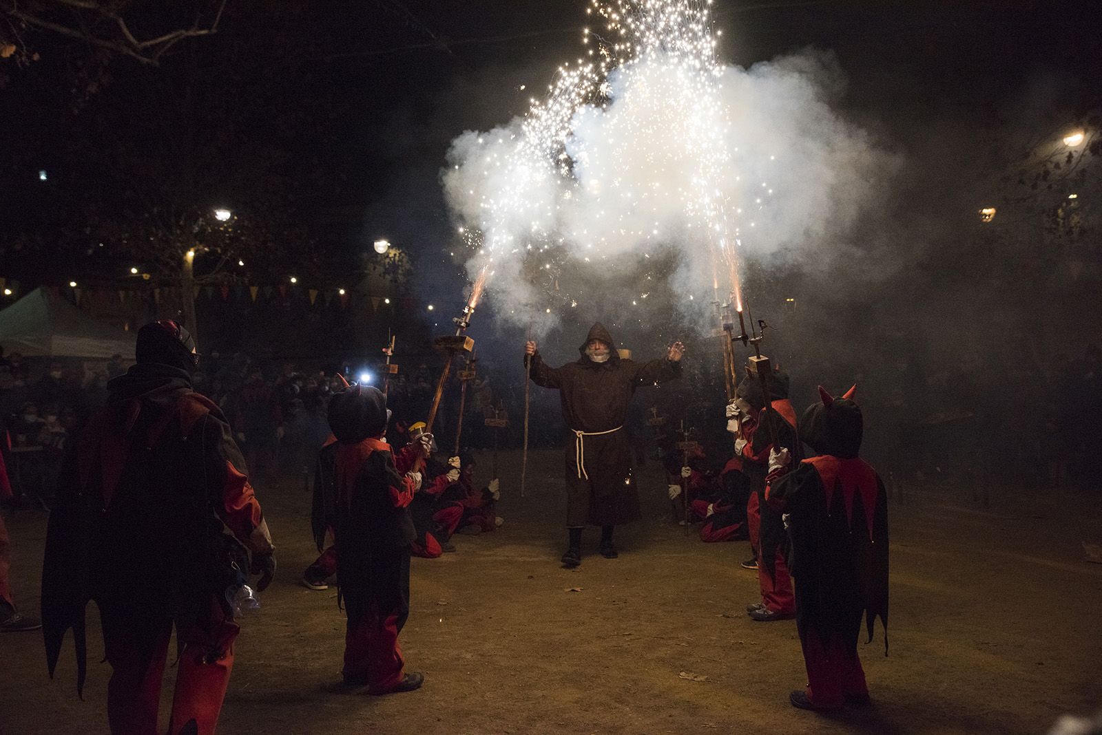 Encesa dels foguerons. Foto: Bernat Millet.