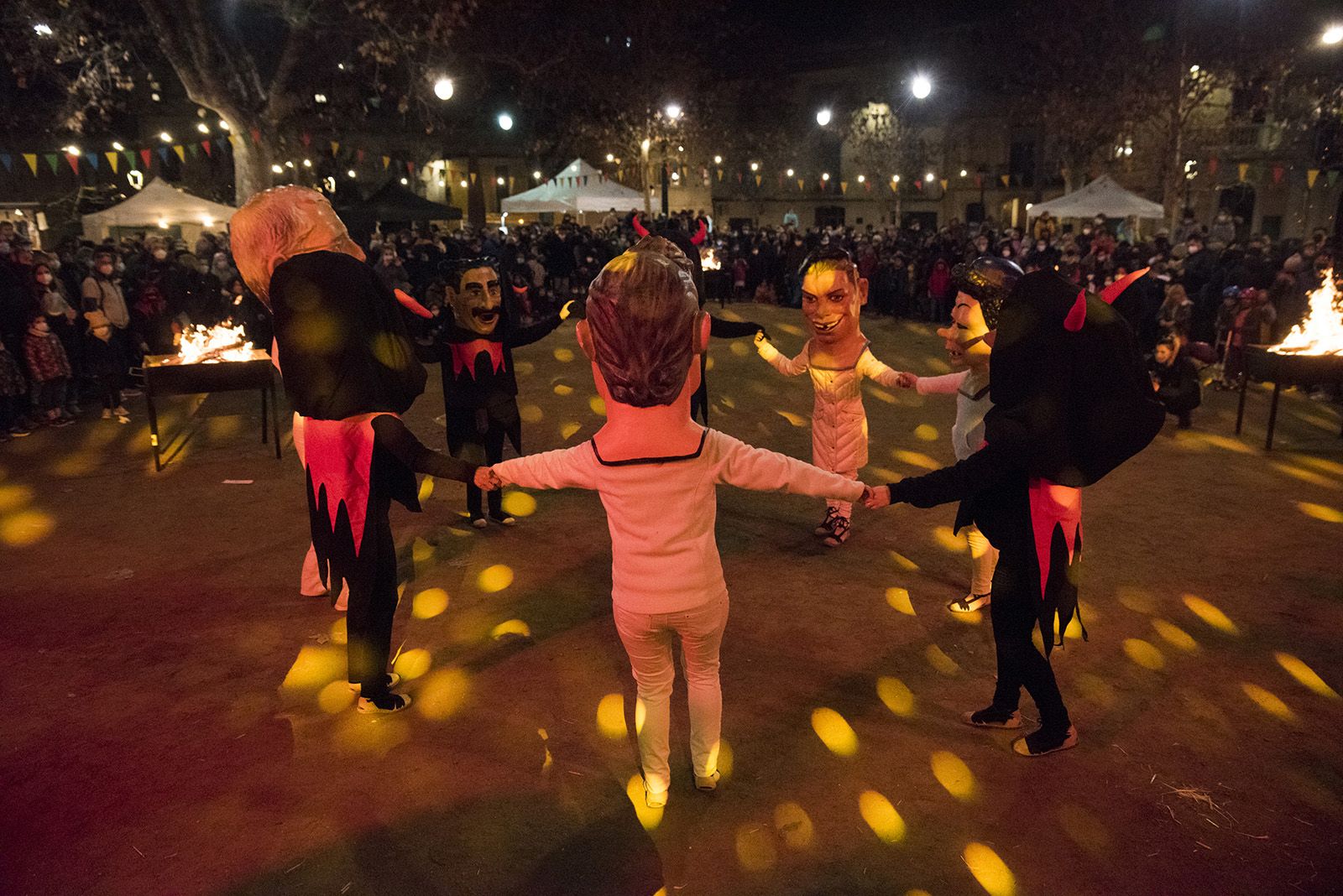 Actuació de les entitats de cultura popular i tradicional. Foto: Bernat Millet.
