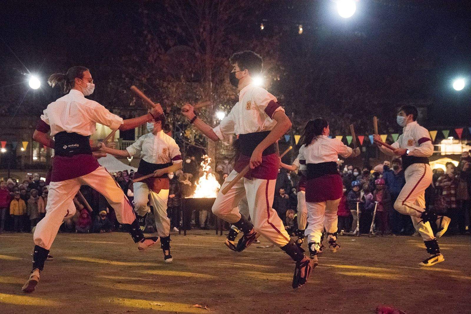 Actuació de les entitats de cultura popular i tradicional. Foto: Bernat Millet.