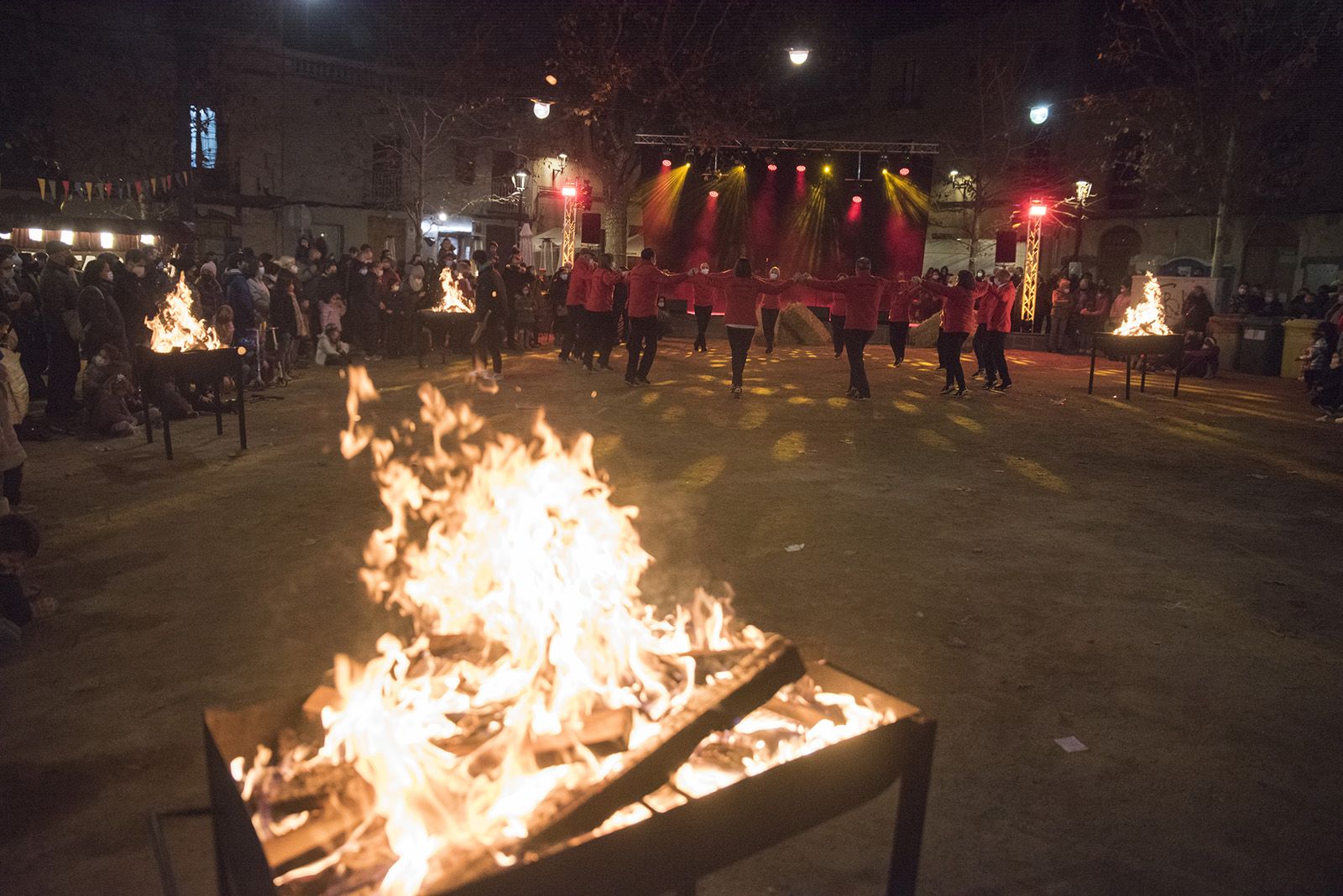 Actuació de les entitats de cultura popular i tradicional. Foto: Bernat Millet.