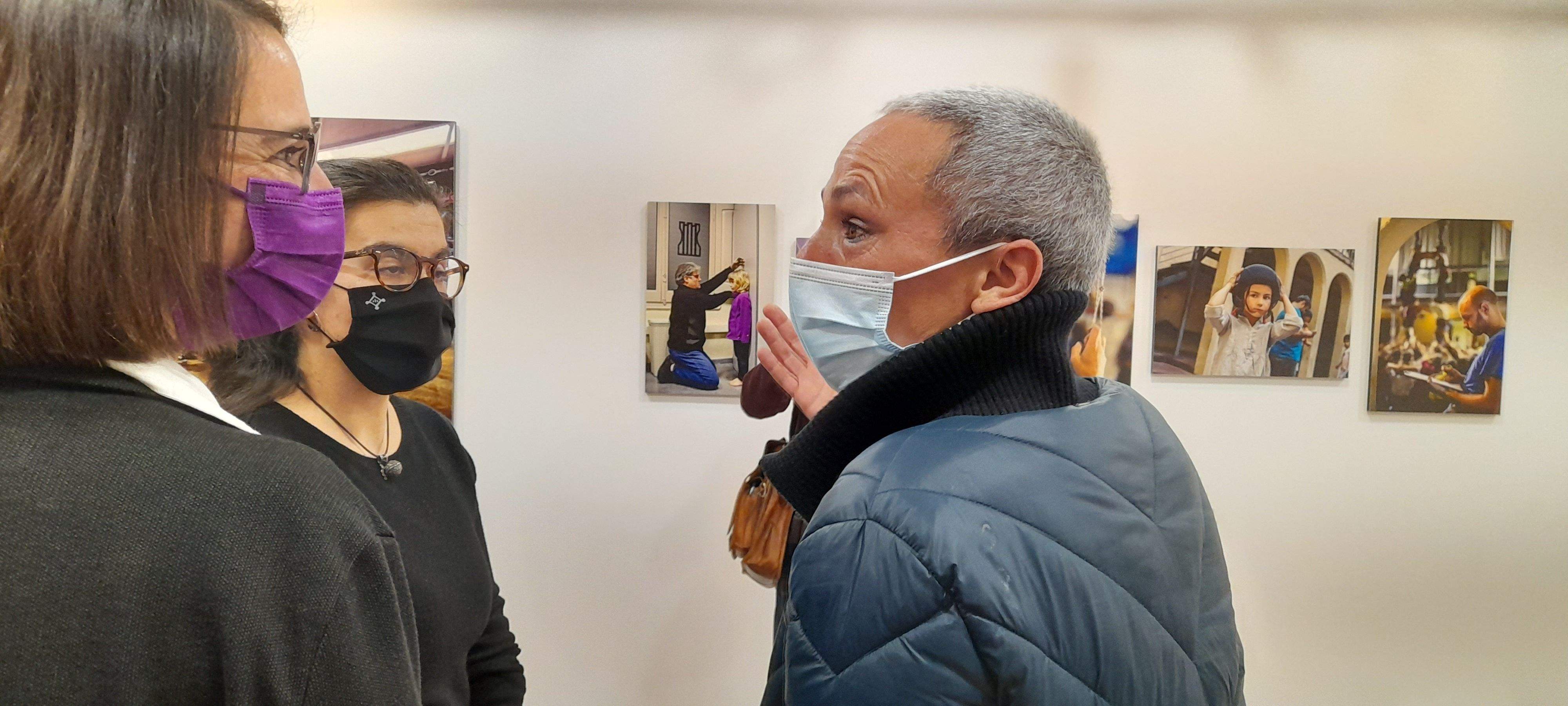 Mireia Comas, emocionada explicant l'exposició 'Els castells no són de princeses'. FOTO: Cristina Cabasés