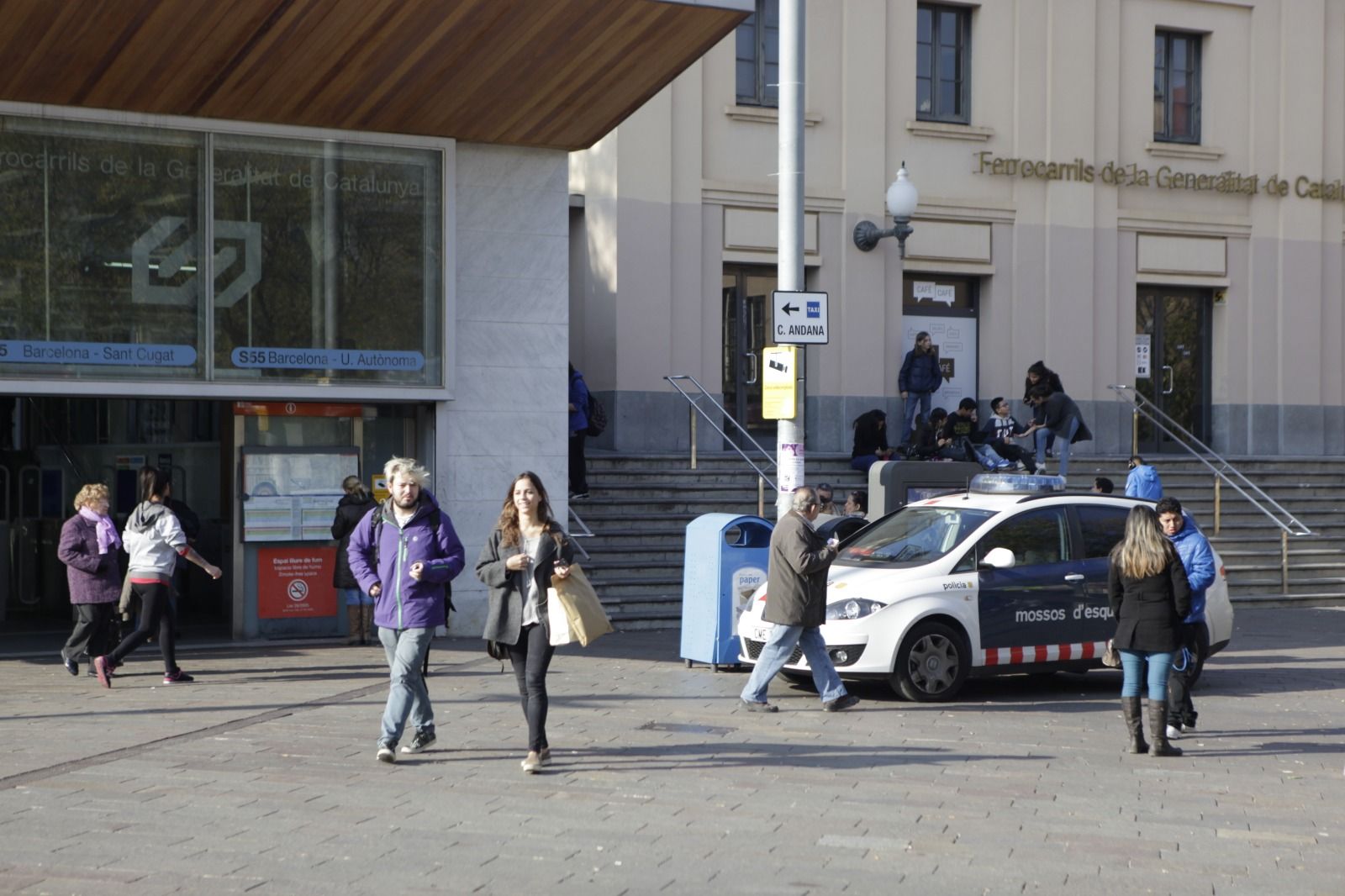 Els Mossos a l'estació de FGC. FOTO: Arxiu