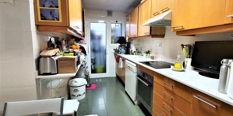 Cuina de la planta baixa de la zona de Torreblanca de la immobiliària Vivendex. FOTO: Cedida