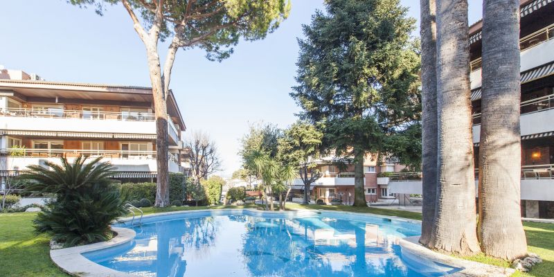 Piscina de la planta baixa a l'Eixample de la immobiliària ORGAN. FOTO: Cedida