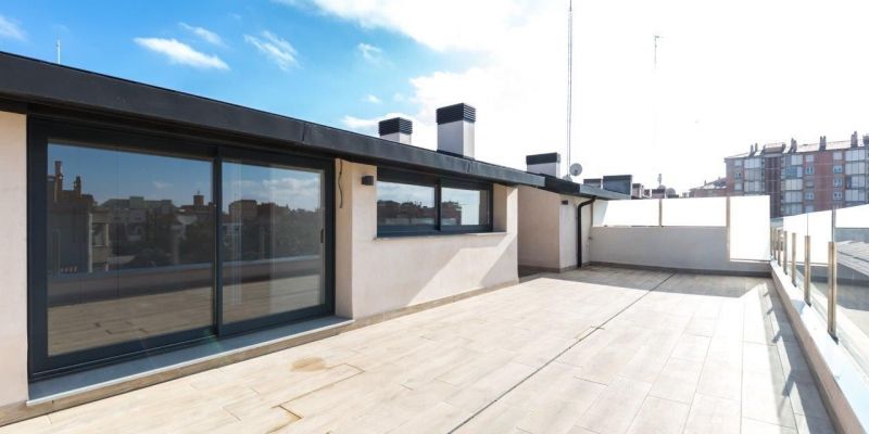 Terrassa a l'edifici històric del carrer Creueta a Sabadell de la immobiliària AMAT. FOTO: Cedida