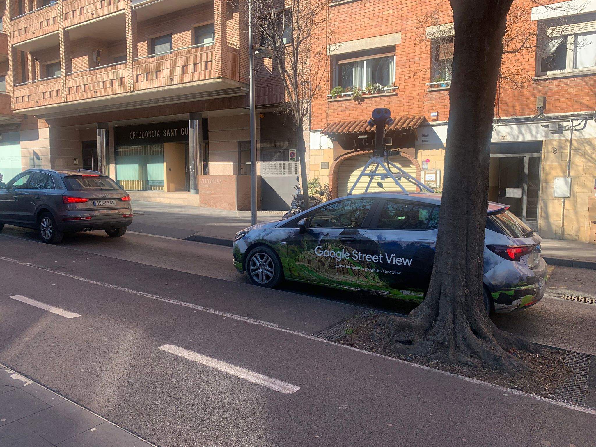 Cotxe de Google Street View a Sant Cugat. FOTO: Cedida