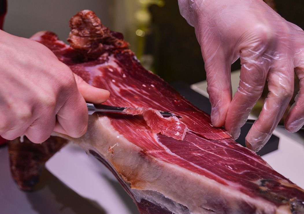 Xarcuteries Griful ofereixen pernil ibèric de qualitat. FOTO: Cedida