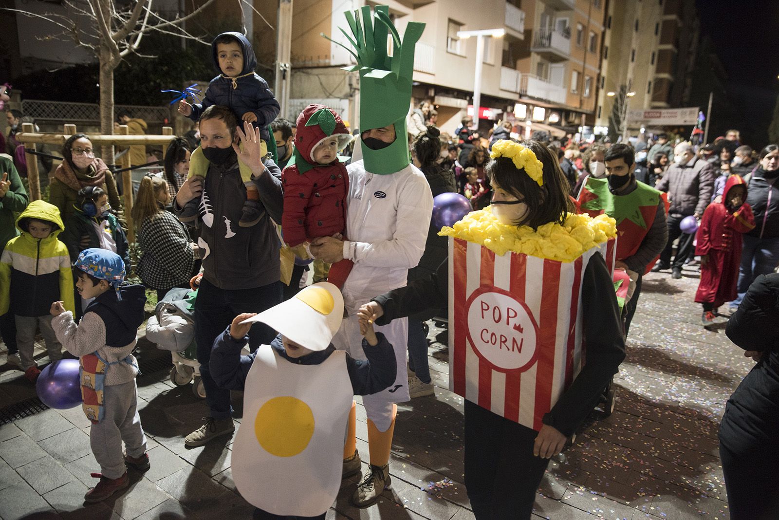 Rua de Comparses de Carnaval. Foto: Bernat Millet.