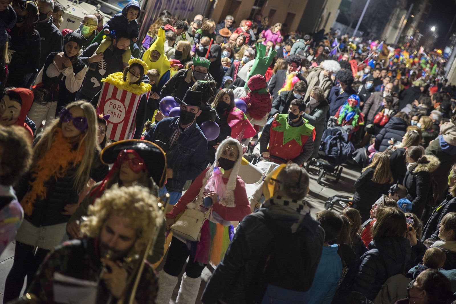 Rua de Comparses de Carnaval. Foto: Bernat Millet.
