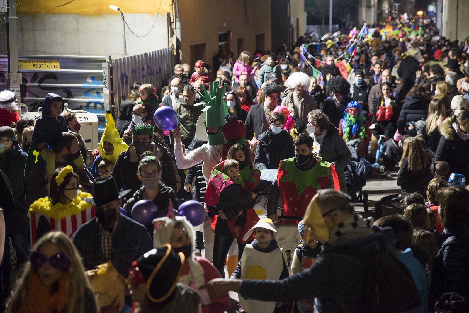 Rua de Comparses de Carnaval. Foto: Bernat Millet.