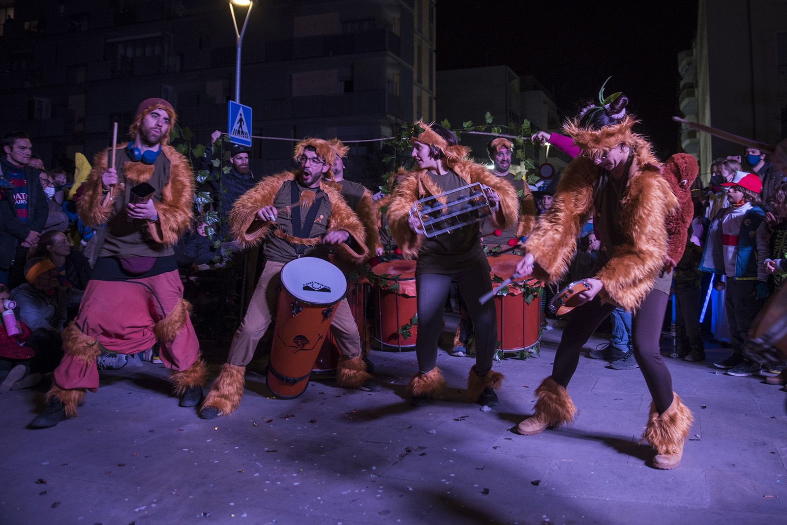 Rua de Comparses de Carnaval. Foto: Bernat Millet.