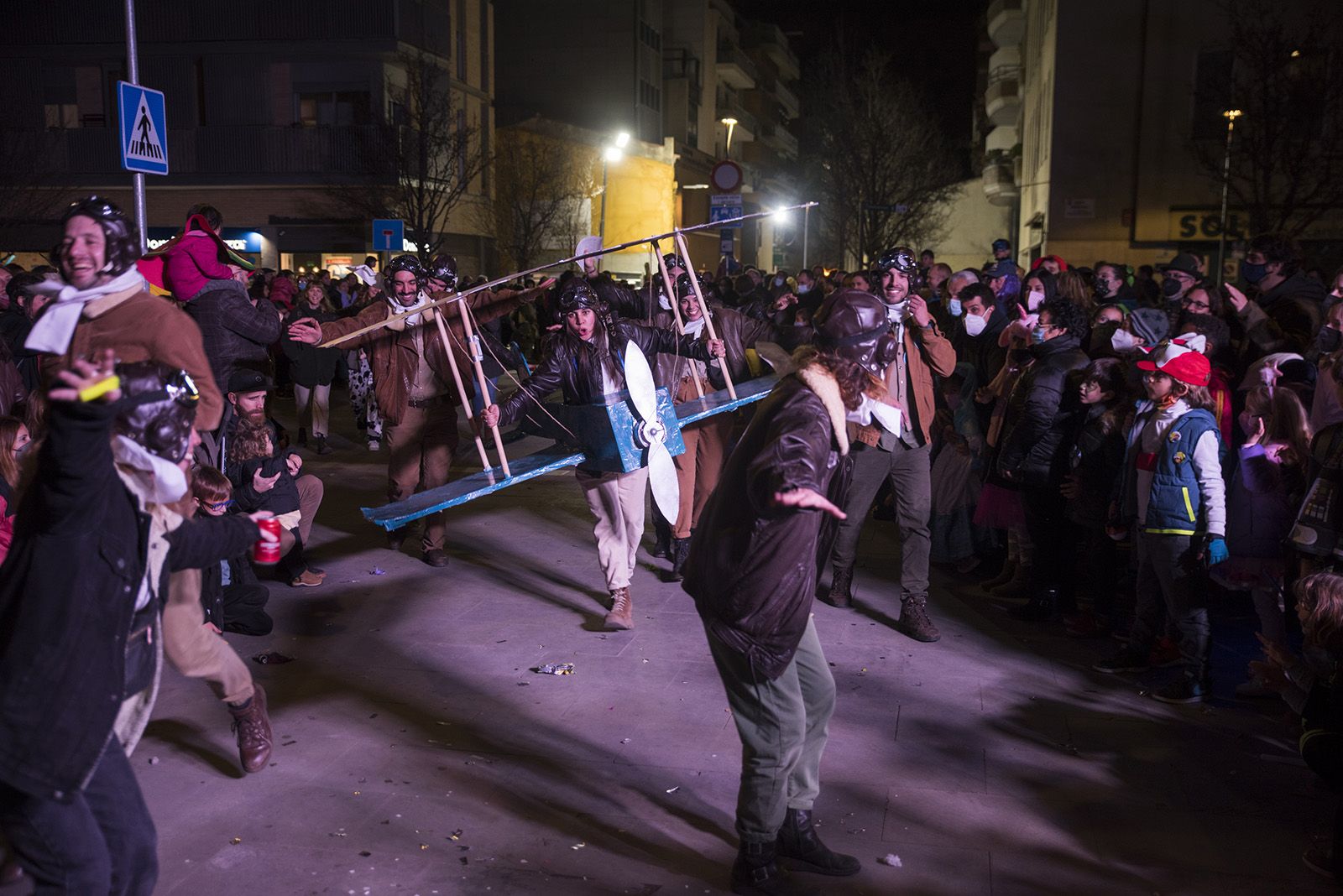 Rua de Comparses de Carnaval. Foto: Bernat Millet.