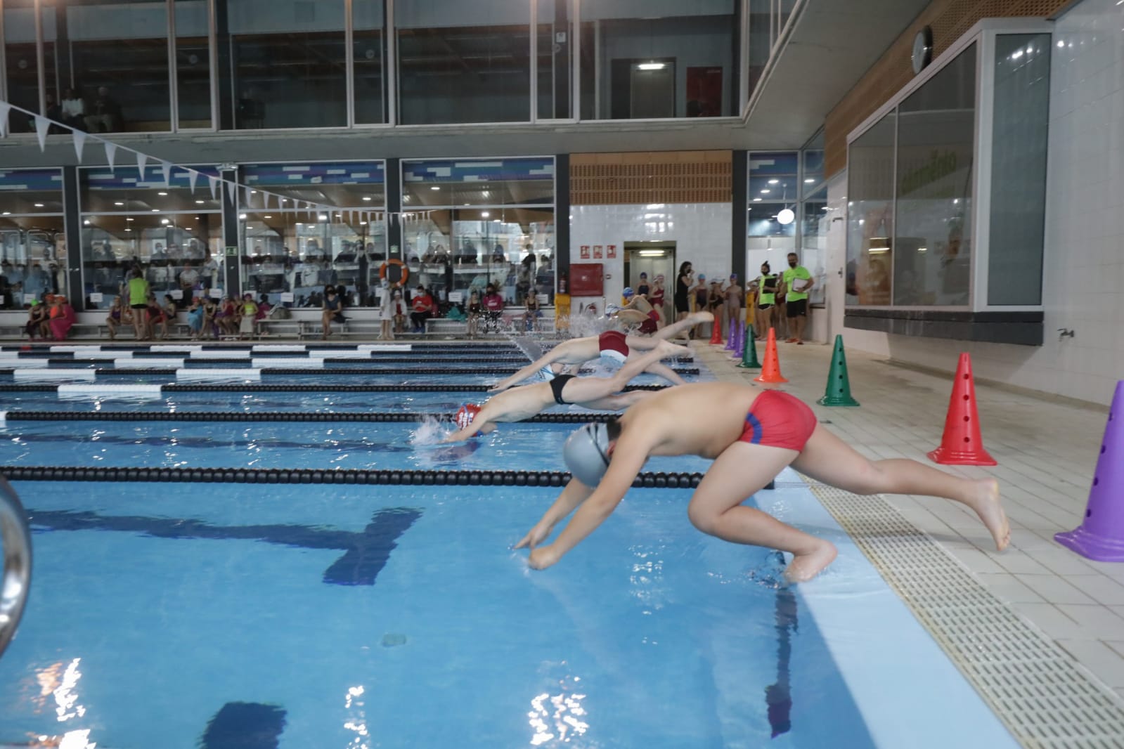 La piscina municipal de la ZEM Rambla del Celler acull una nova edició del Campionat de Natació Escolar. FOTO: Ajuntament