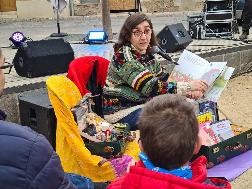 Eva Tataret va fer una sessió de contacontes durant l'EstrogenFest! FOTO: Cedida