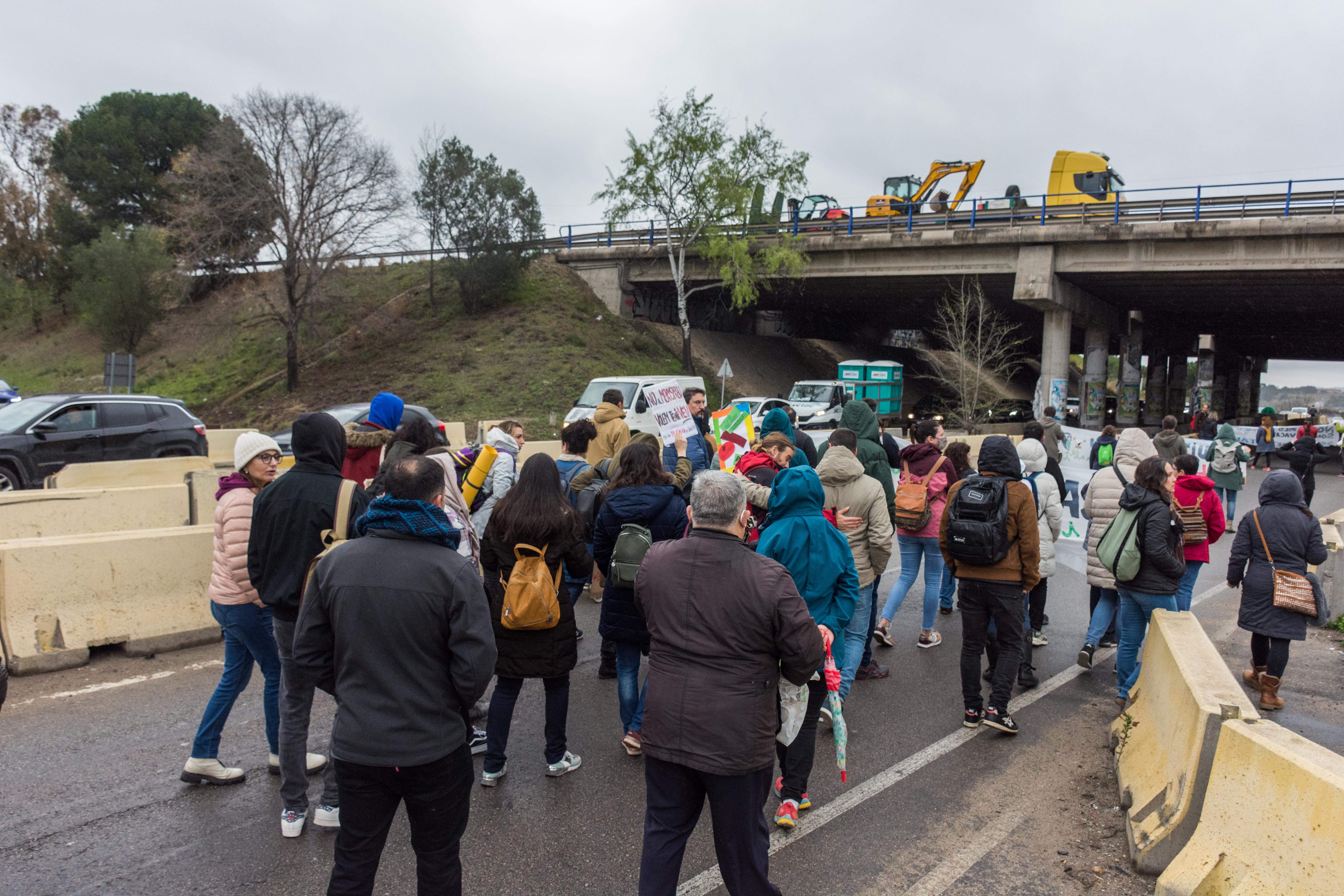 Un centenar de persones es manifesten entre Sant Cugat i Rubí FOTO: Carmelo Jiménez