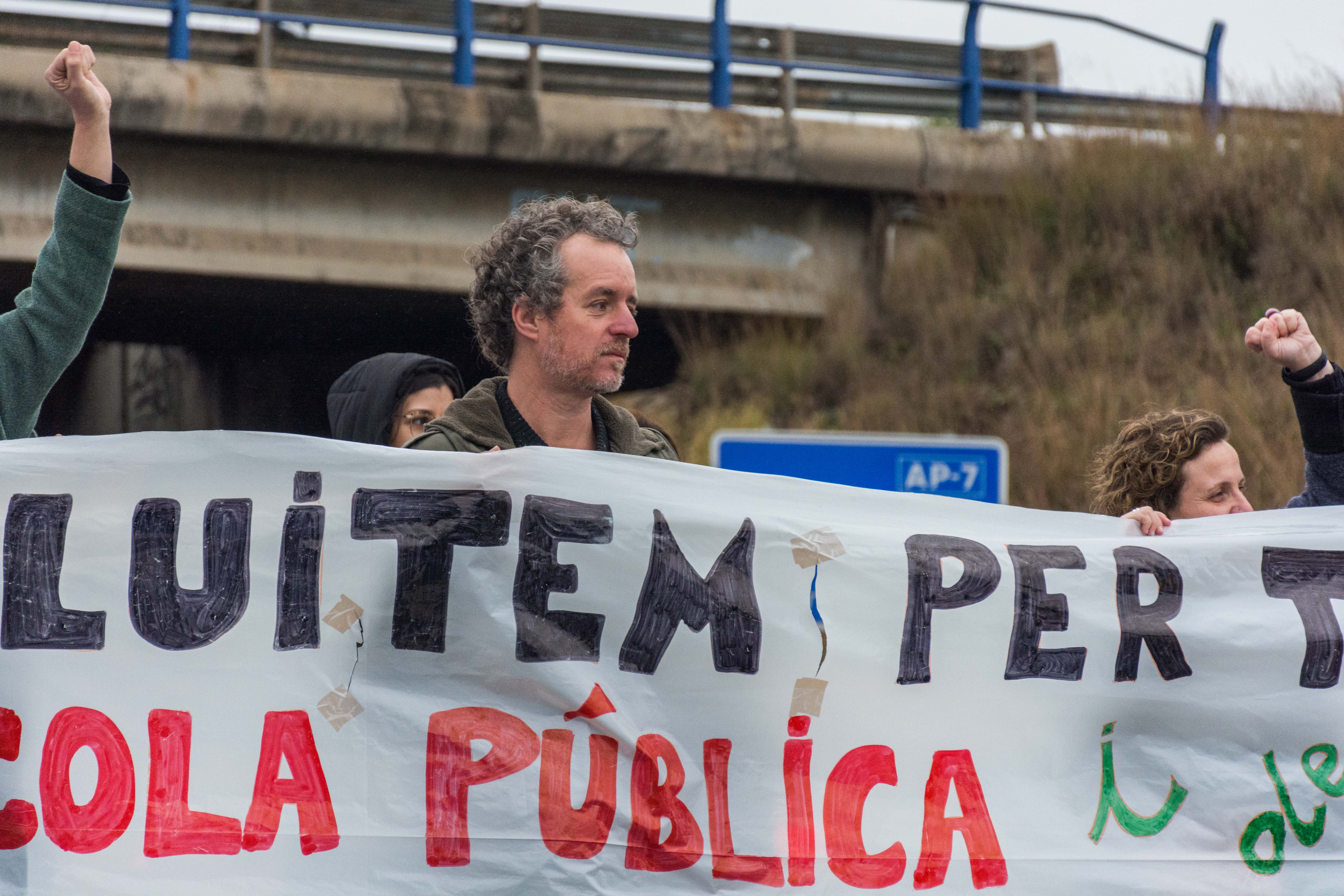 Un centenar de persones es manifesten entre Sant Cugat i Rubí FOTO: Carmelo Jiménez