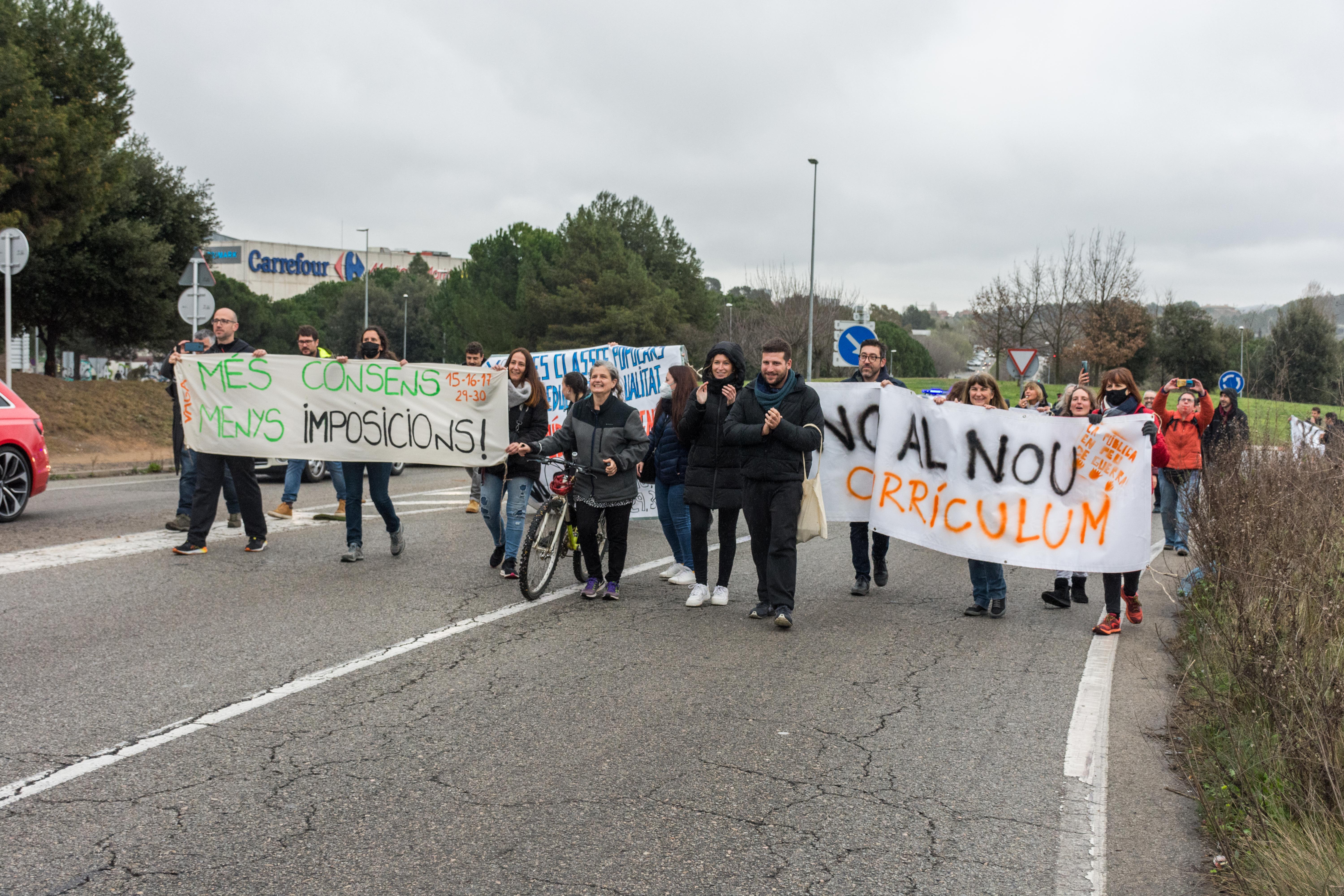 Un centenar de persones es manifesten entre Sant Cugat i Rubí FOTO: Carmelo Jiménez