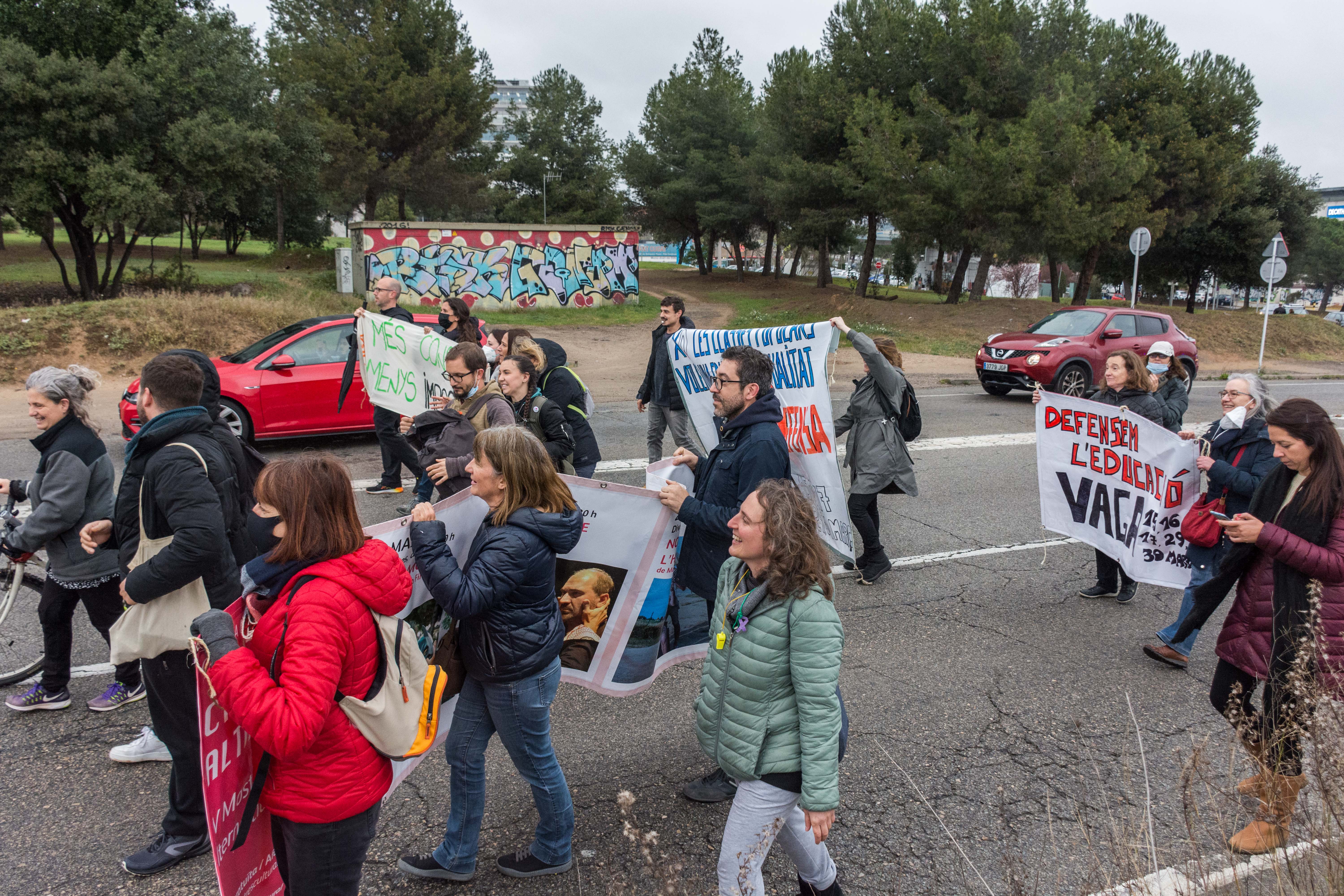 Un centenar de persones es manifesten entre Sant Cugat i Rubí FOTO: Carmelo Jiménez