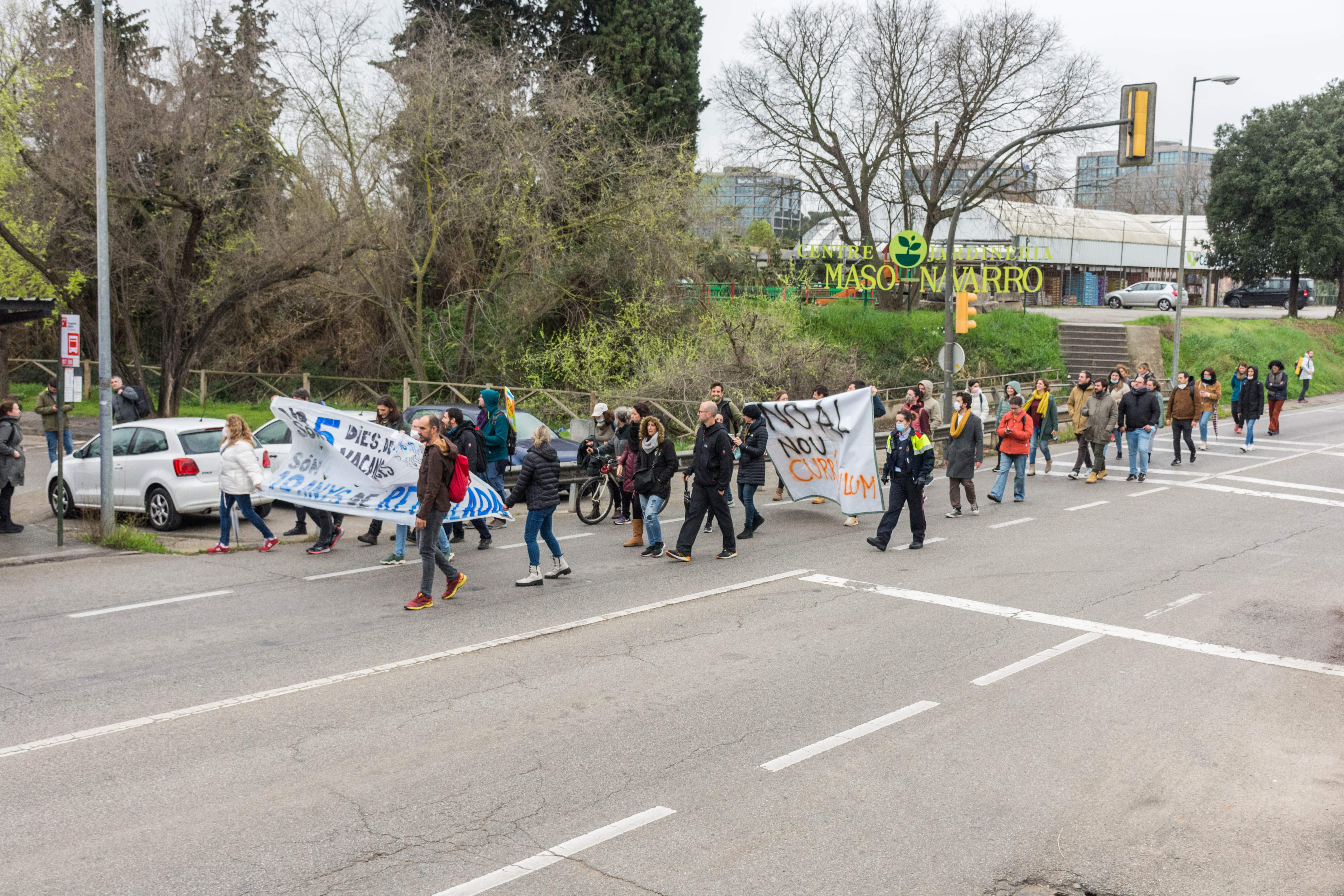 Un centenar de persones es manifesten entre Sant Cugat i Rubí FOTO: Carmelo Jiménez