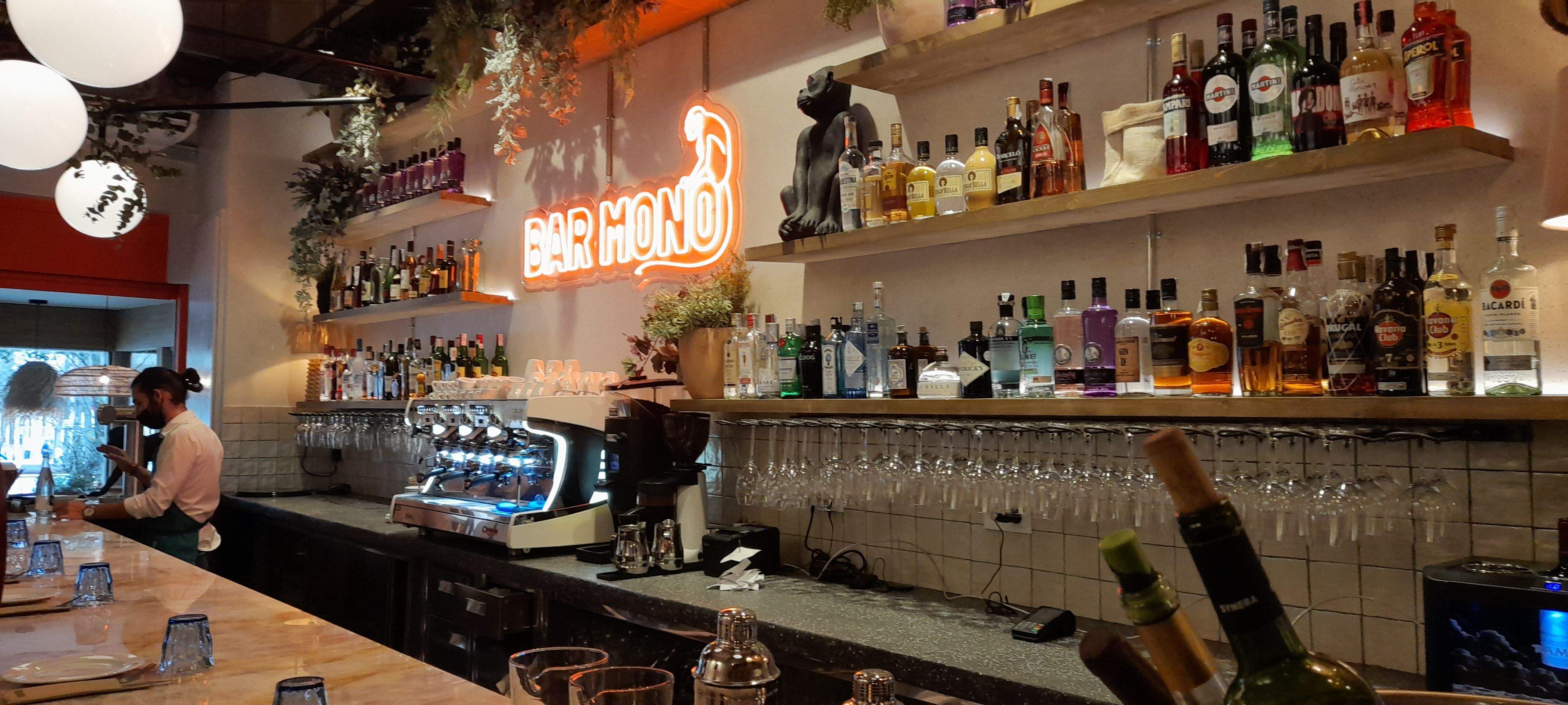 La barra del Bar Mono. FOTO: Cristina Cabasés