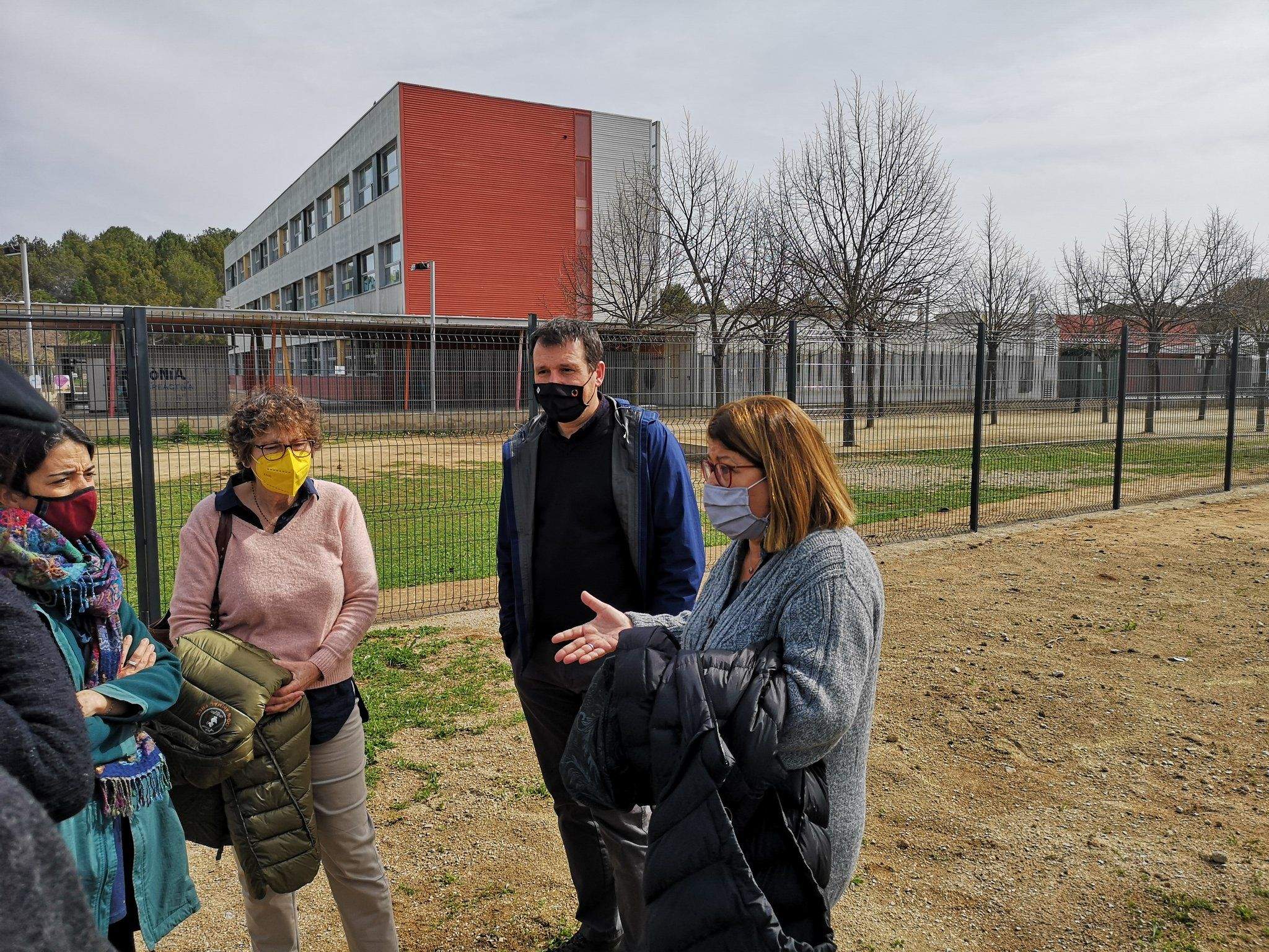 Francesch Duch i Pilar Gorina han obert el nou pati de l'escola Turó de Can Mates. FOTO: Ajuntament