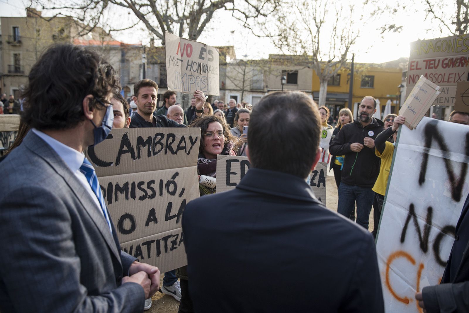 Protesta de docents davant del president Aragonès pels canvis en educació. FOTO: Bernat Millet.