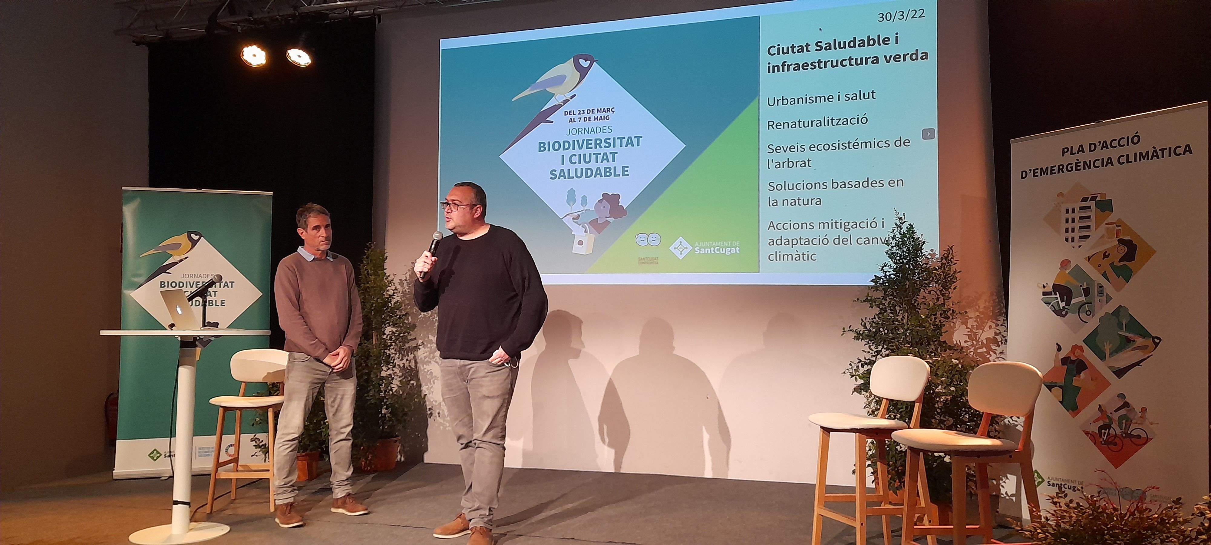Josep Maria Bonvín i José Gallardo presenten l'acte 'Ciutat saludable i infraestructura verda'. FOTO: Cristina Cabasés
