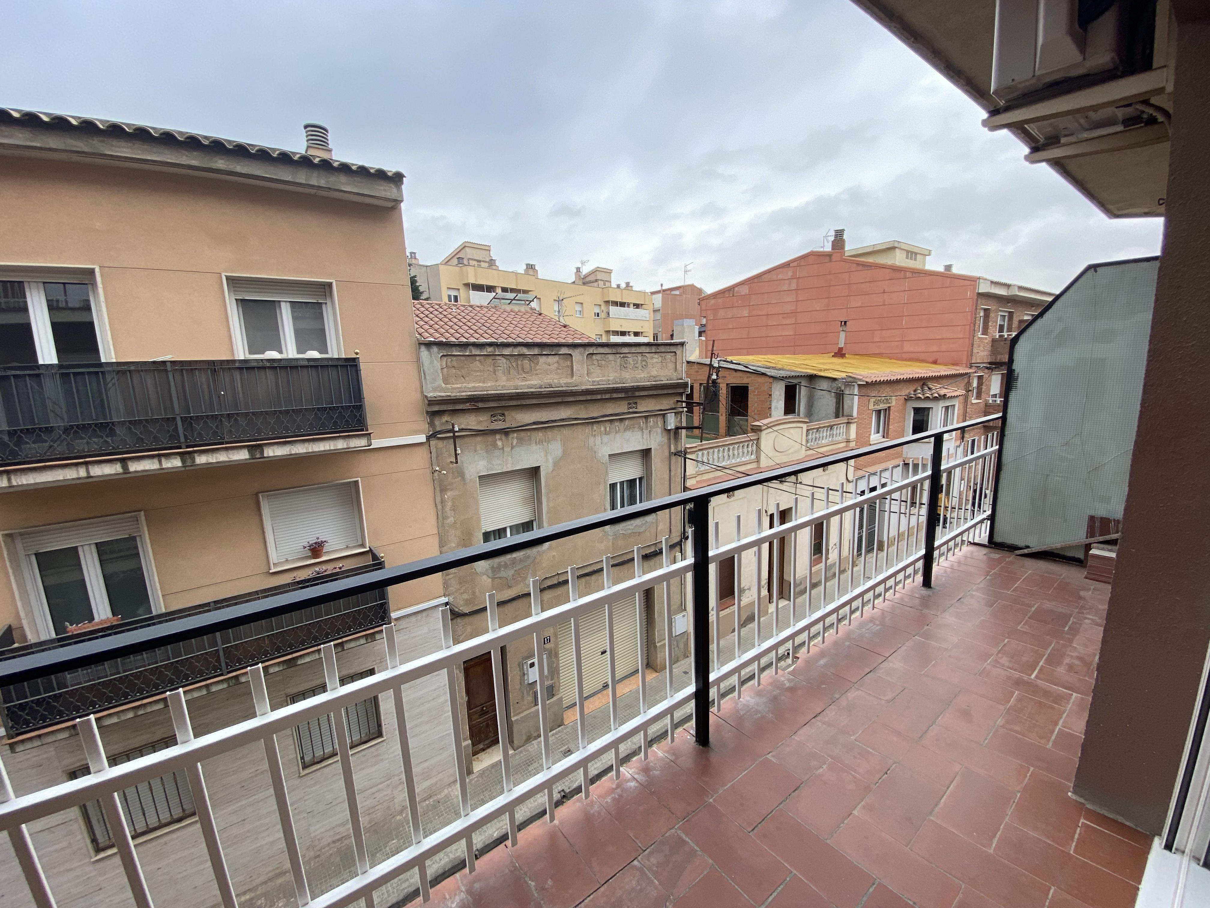 Terrassa del pis en venda d'oportunitat a Sant Cugat de la immobiliària ORGAN. FOTO: Cedida