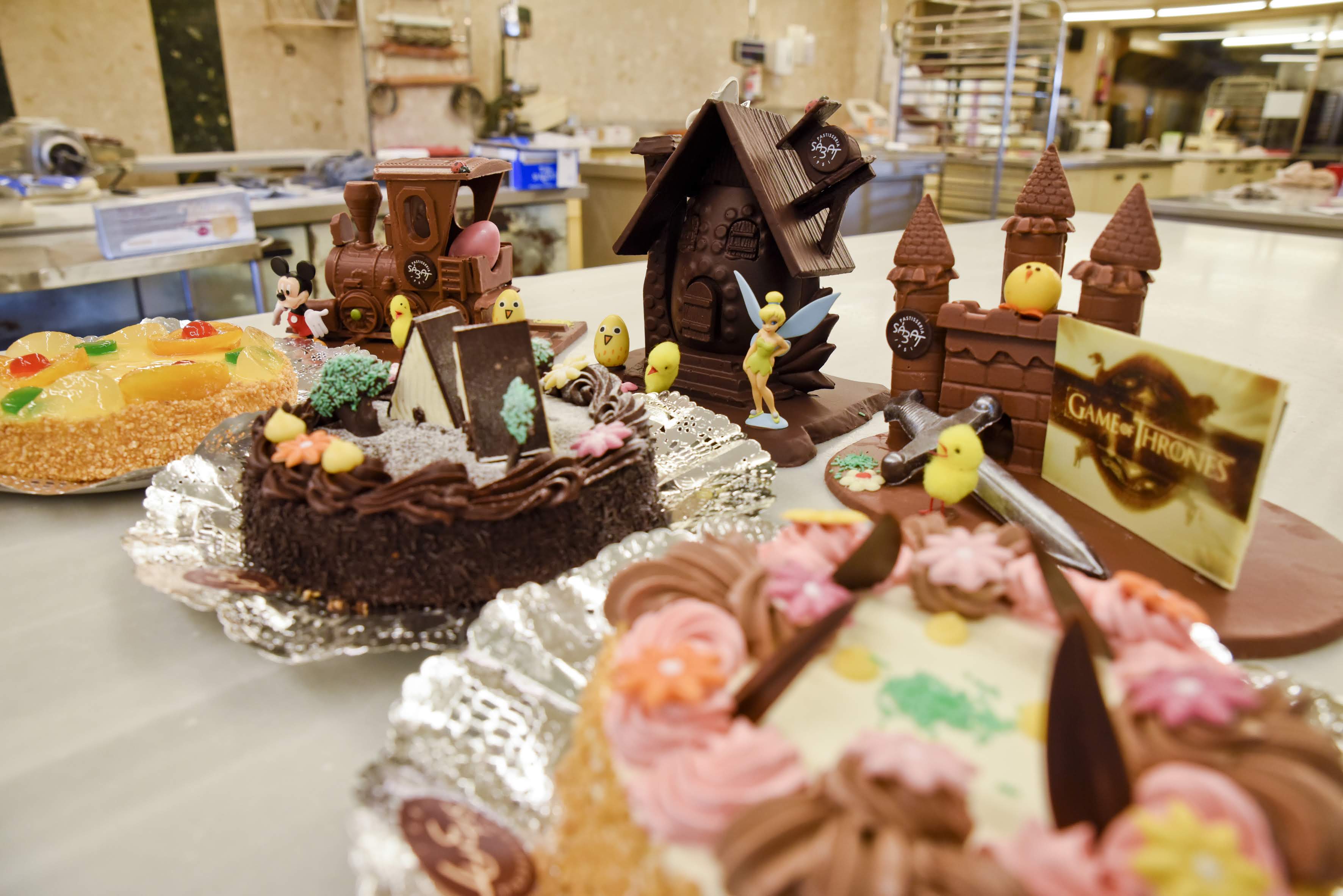 Mones d'anys anteriors a la pastisseria Sàbat. FOTO: Arxiu del TOT