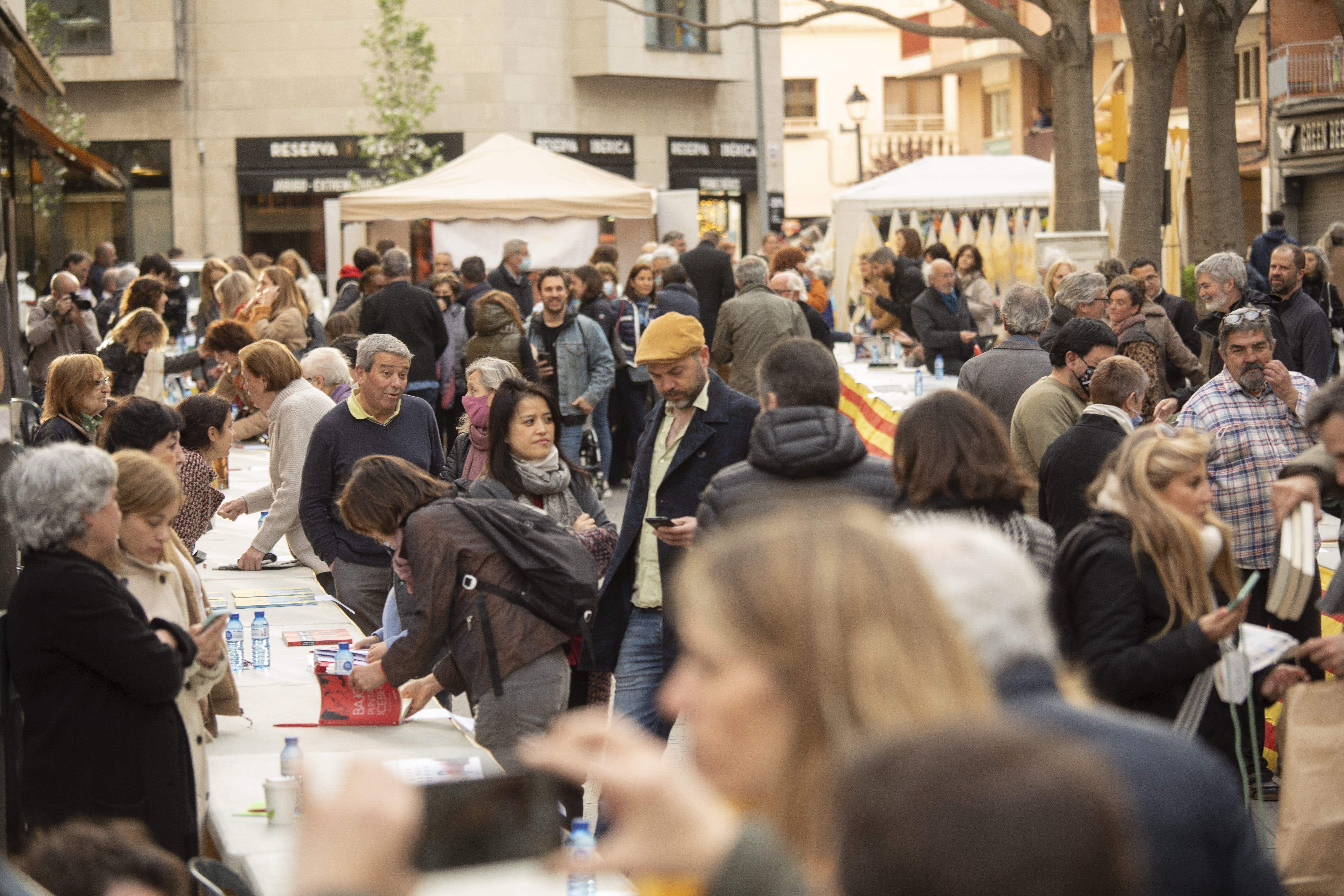 La Taula d'Escriptors del TOT Sant Cugat ha comptat amb més de 40 autors locals. FOTO: Raquel Pérez