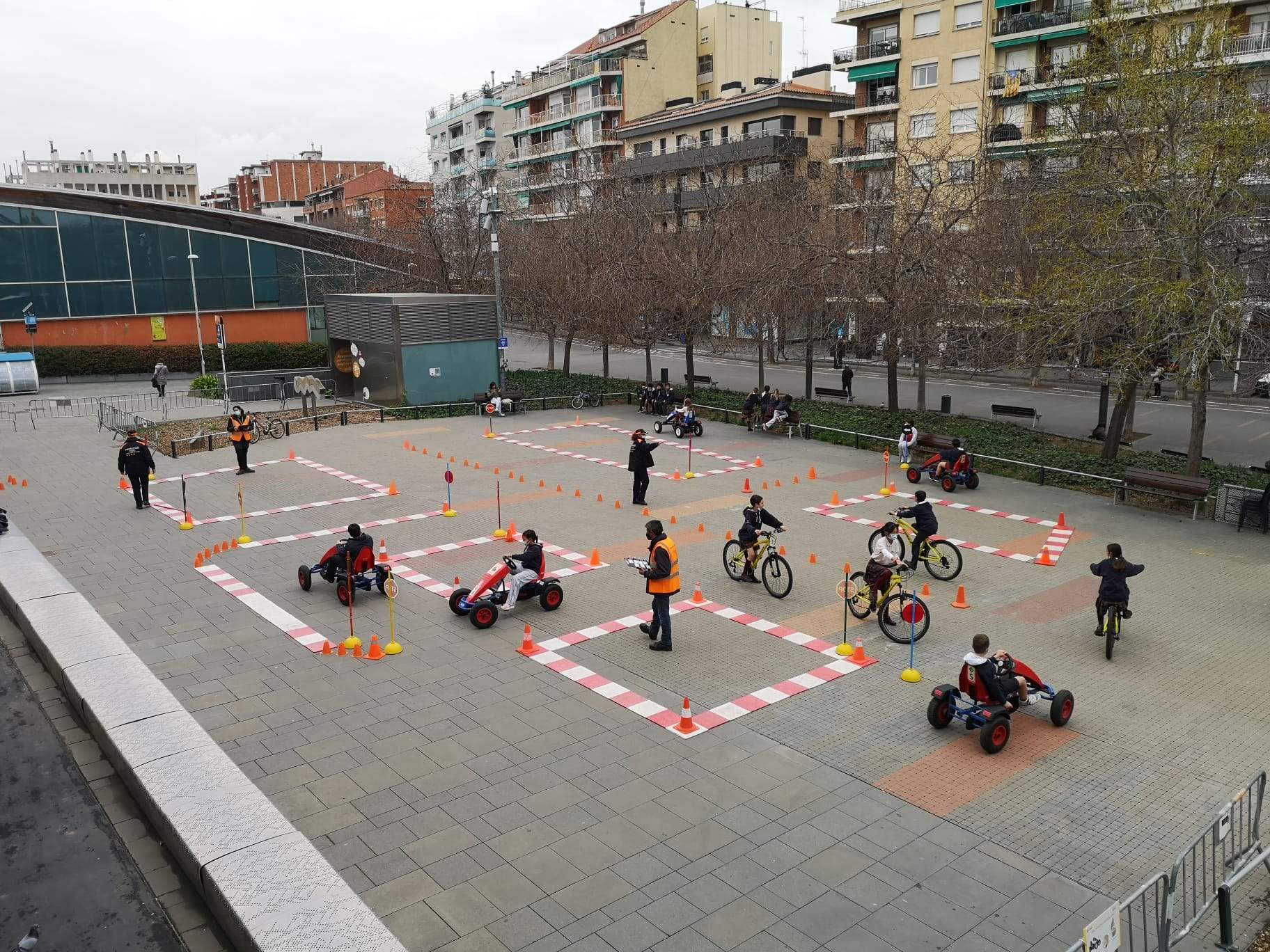 Un circuit d'educació viaria a la plaça de la Vila FOTO: Ajuntament