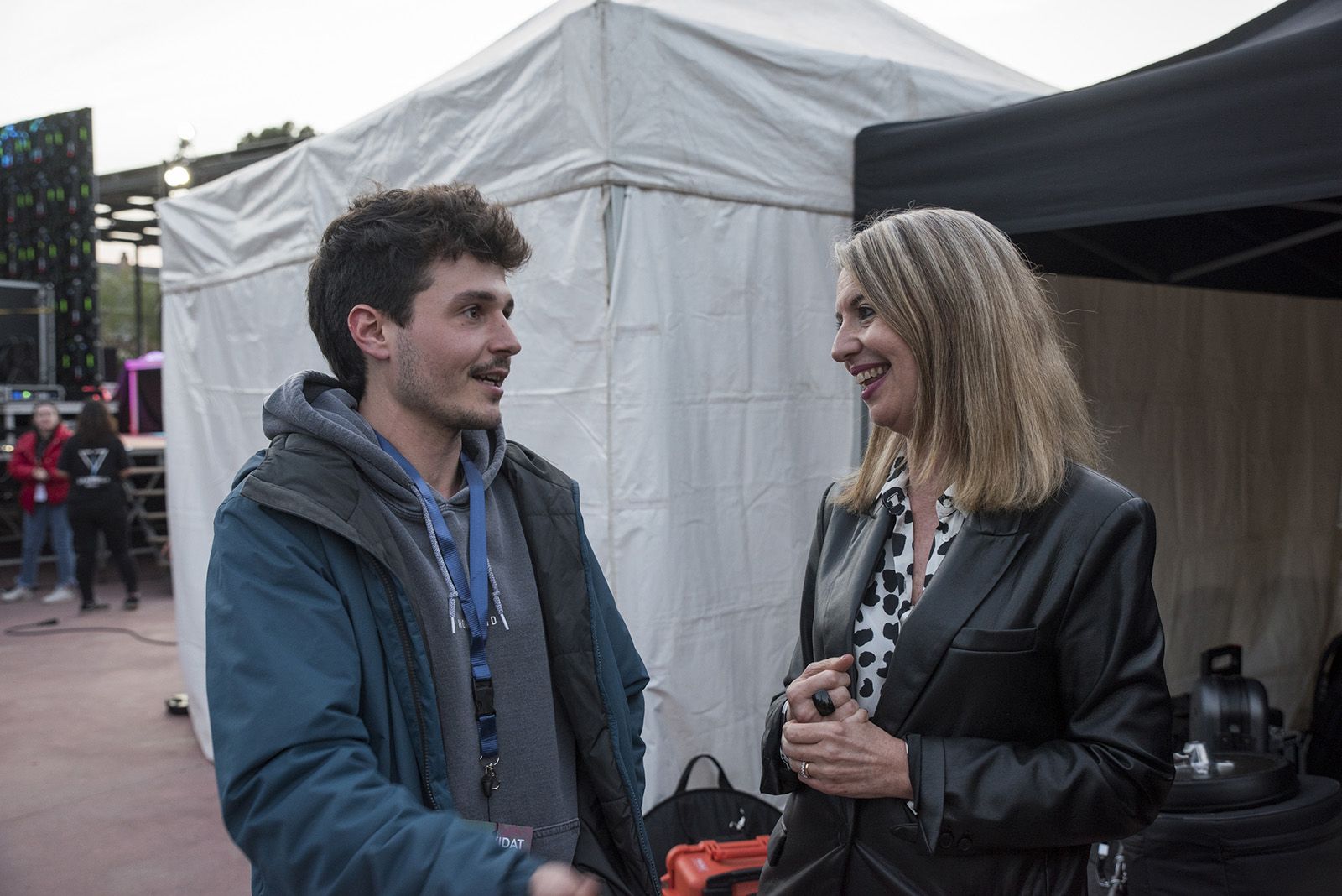 Tindercat presencial per Sant Jordi. FOTO: Bernat Millet.