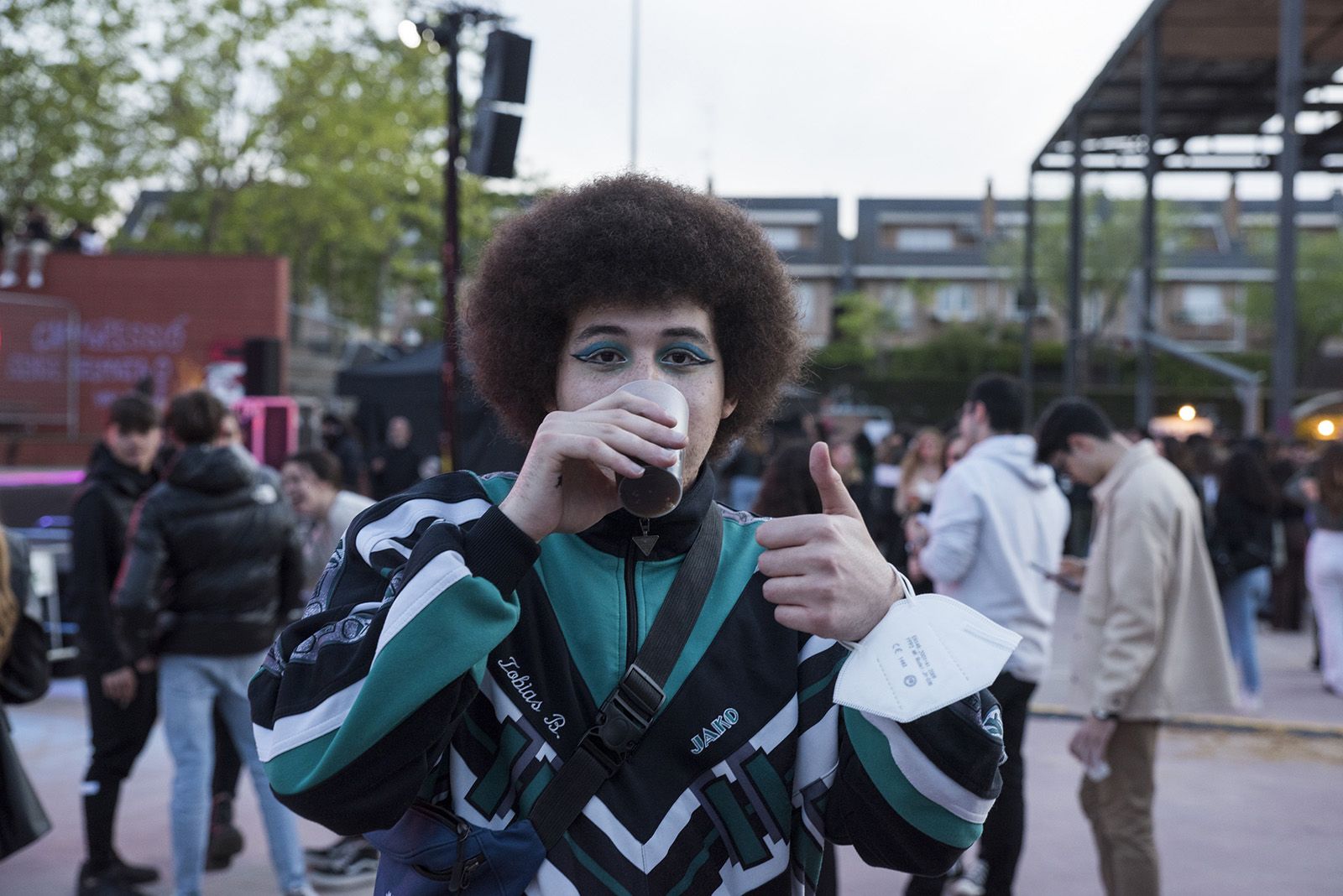 Tindercat presencial per Sant Jordi. FOTO: Bernat Millet.