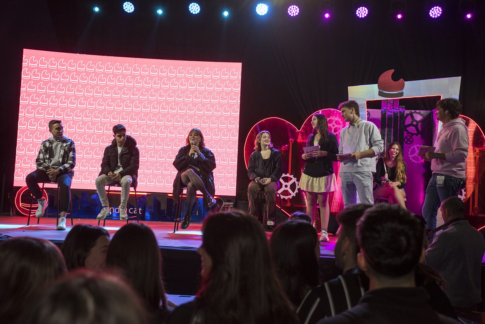 Tindercat presencial per Sant Jordi. FOTO: Bernat Millet.