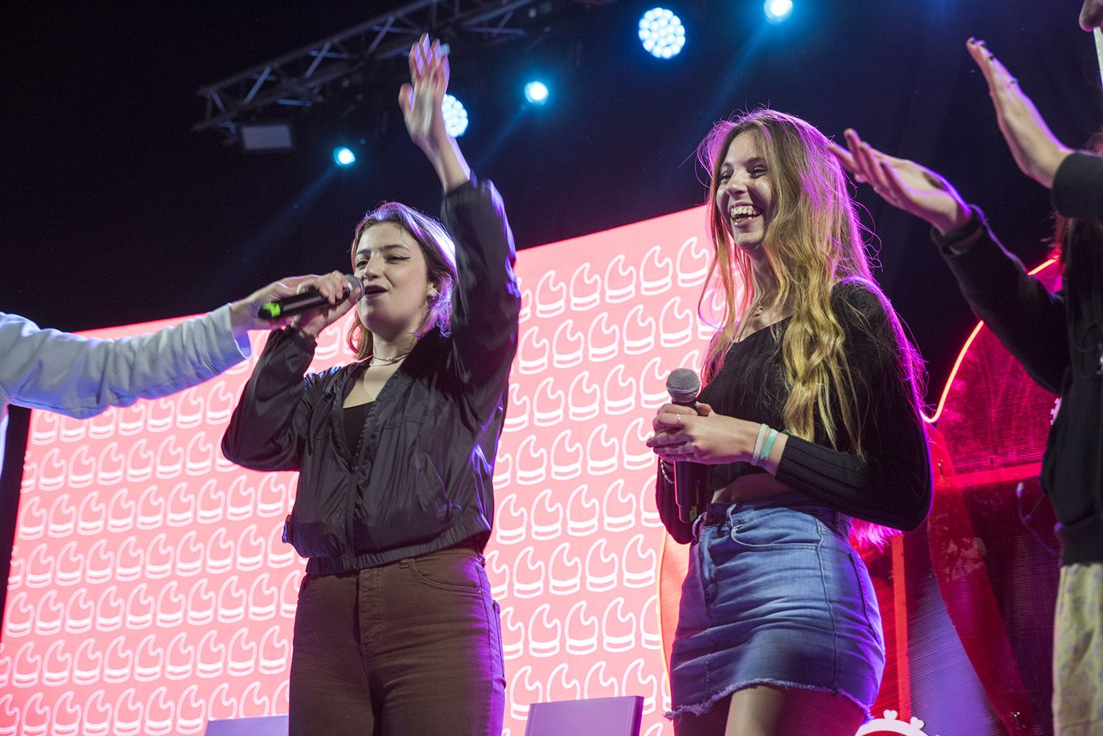 Tindercat presencial per Sant Jordi. FOTO: Bernat Millet.