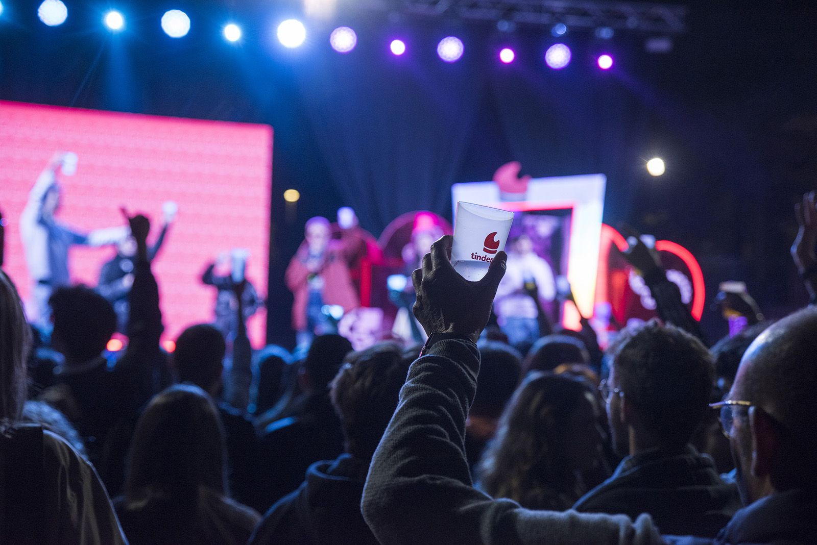 Tindercat presencial per Sant Jordi. FOTO: Bernat Millet.