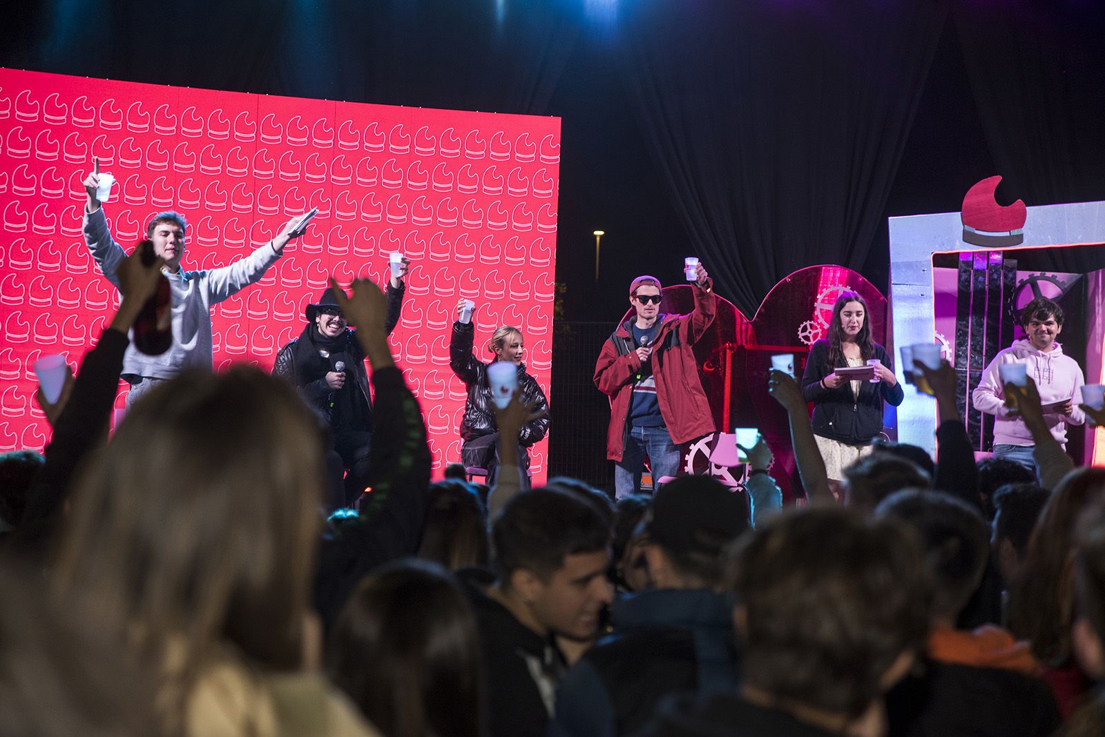 Tindercat presencial per Sant Jordi. FOTO: Bernat Millet.