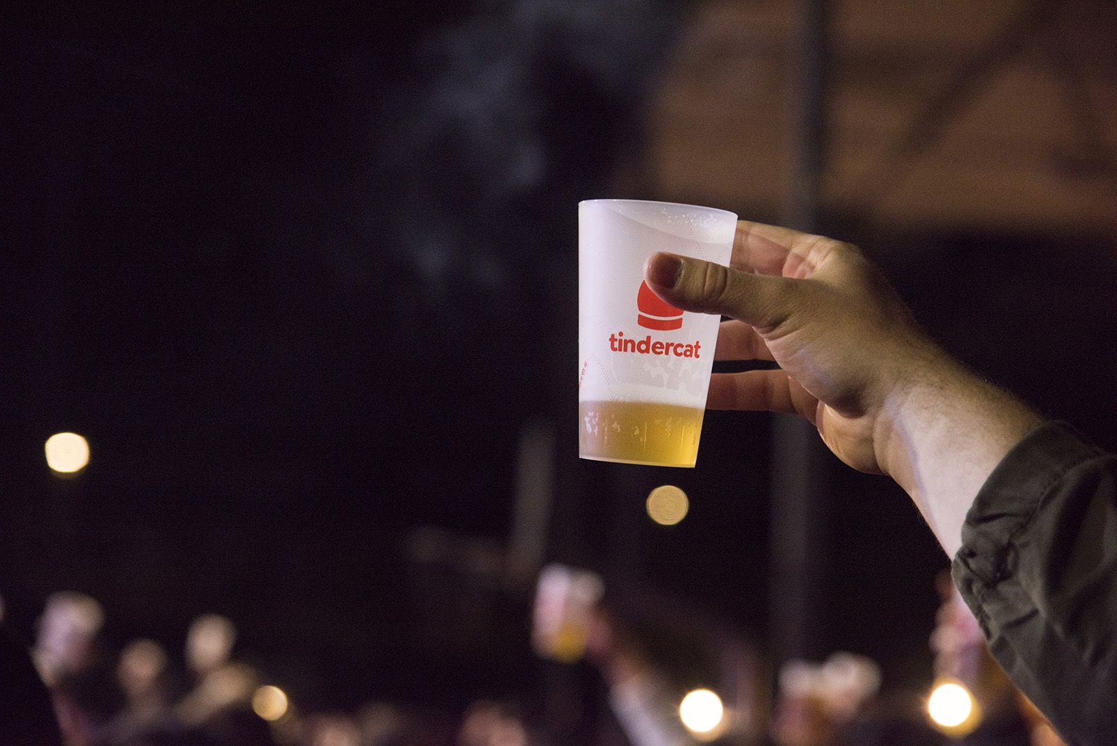 Tindercat presencial per Sant Jordi. FOTO: Bernat Millet.