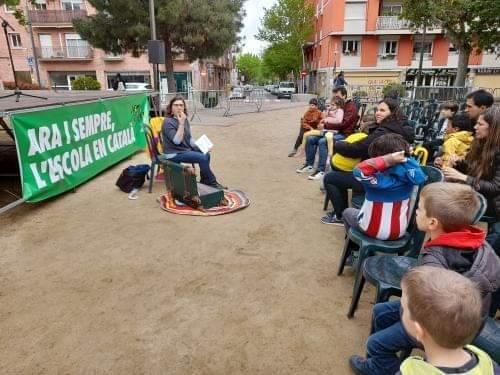 Sant Jordi infantil a la plaça del Coll. FOTO: Cedida per Laia Carbó