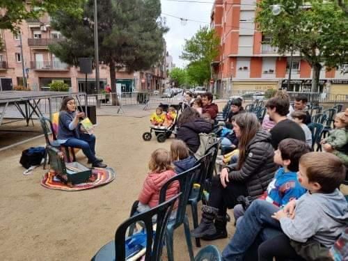 Sant Jordi infantil a la plaça del Coll. FOTO: Cedida per Laia Carbó