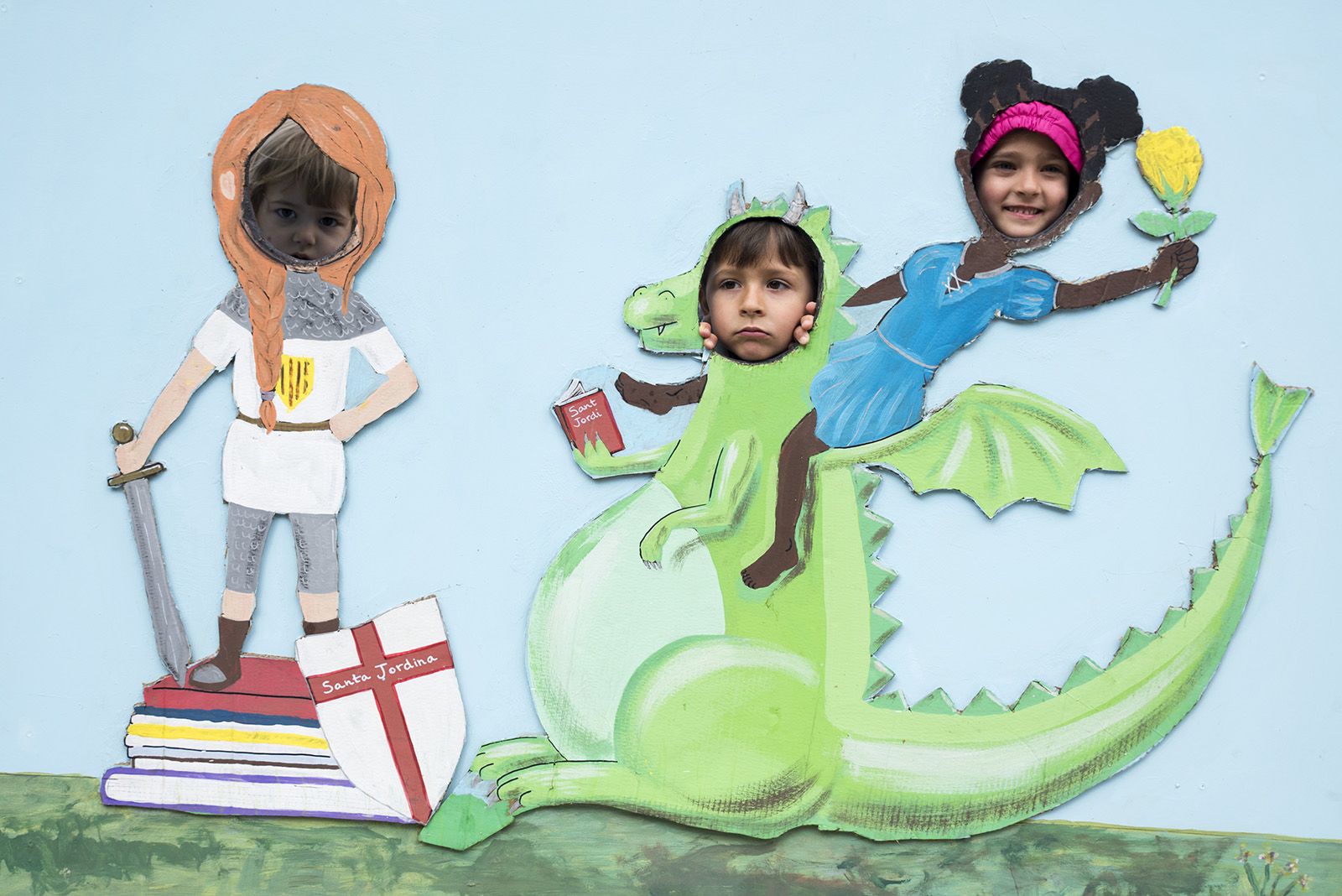 Sant Jordi infantil a la plaça del Coll. FOTO: Bernat Millet.