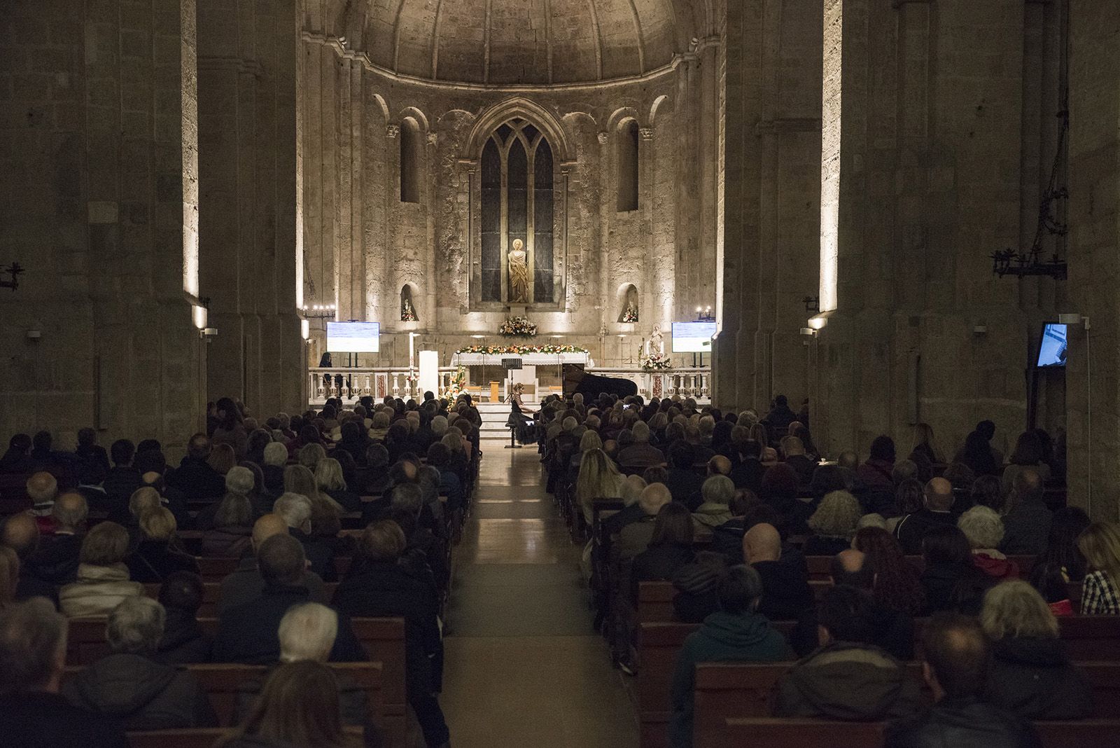 Concert de Sant Jordi: “Música per la pau a Ucraïna” a l'Església del Monestir. FOTO: Bernat Millet.