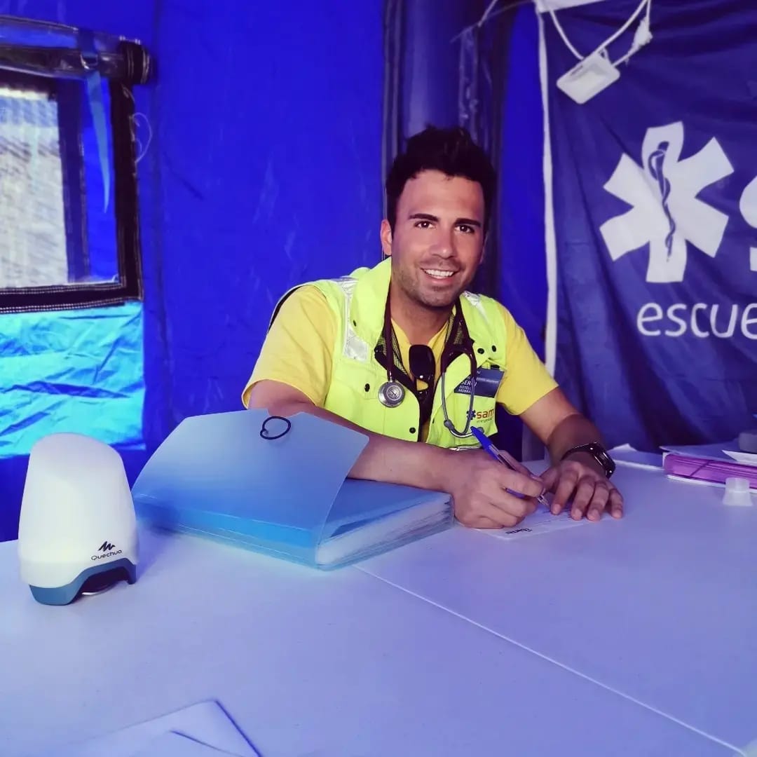 Sergi Botella en una de les tendes a la frontera de Romania amb Ucraïna FOTO: Cedida